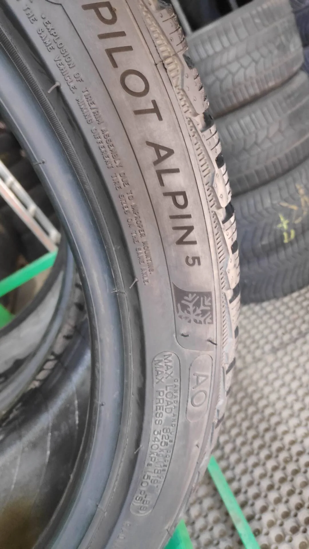 255/40 R20 Michelin Pilot Alpin 5 зимние нешипованные - миниатюра 3