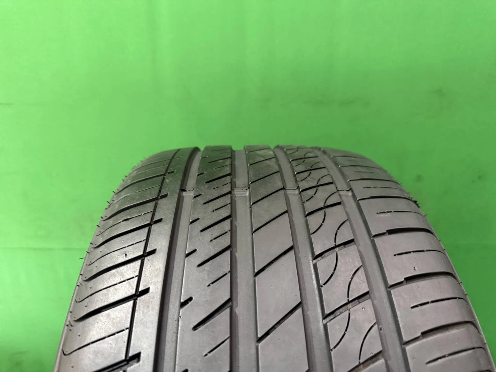275/35 R19 дюймов Luxxan S4 летние - миниатюра 6