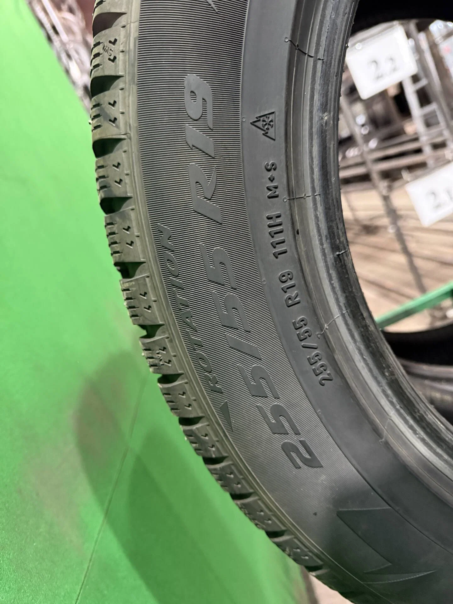 255/55 R19 дюймов Pirelli Ice Zero зимние шипованные - миниатюра 4