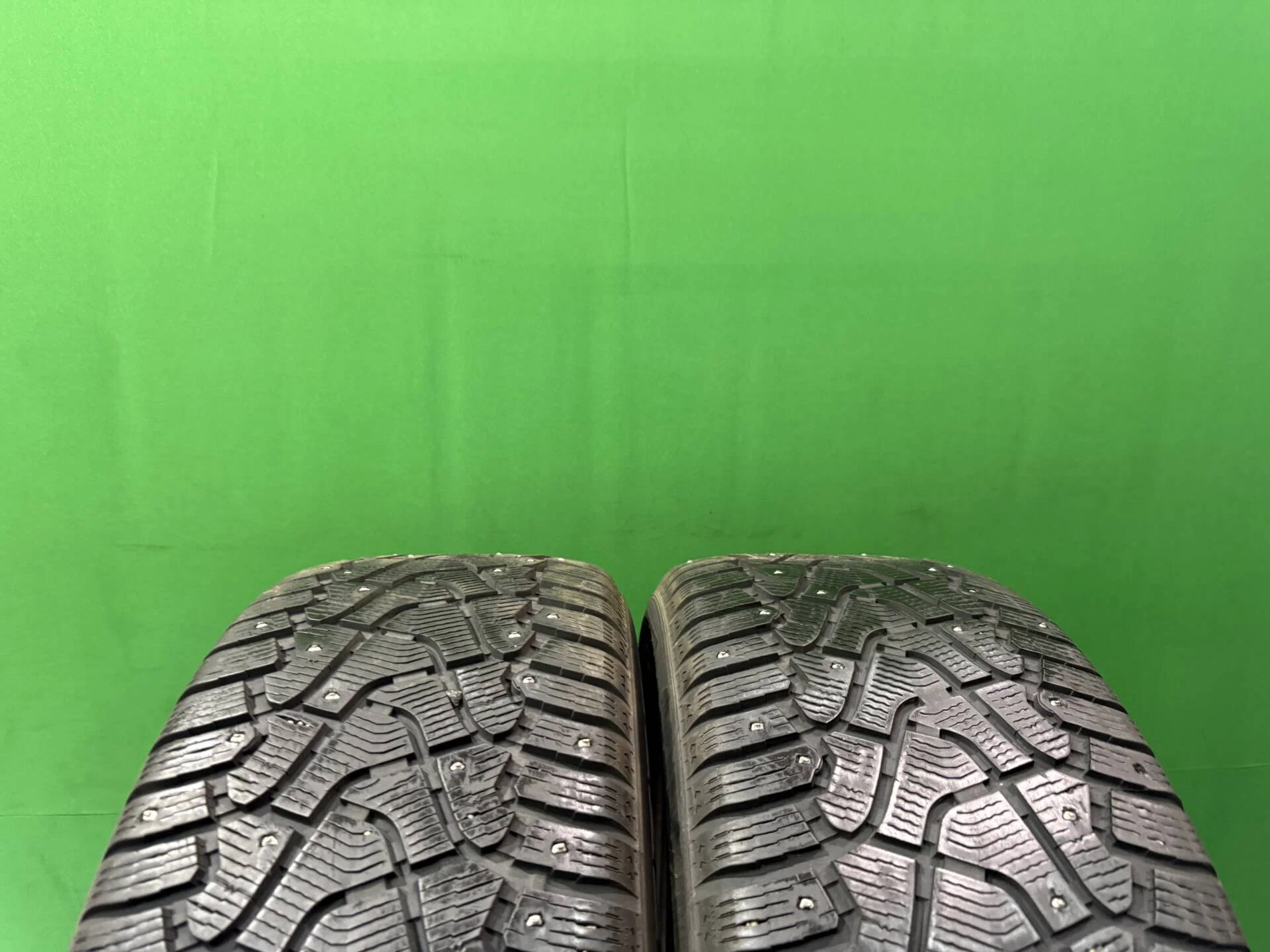 255/55 R19 дюймов Pirelli Ice Zero зимние шипованные - миниатюра 5