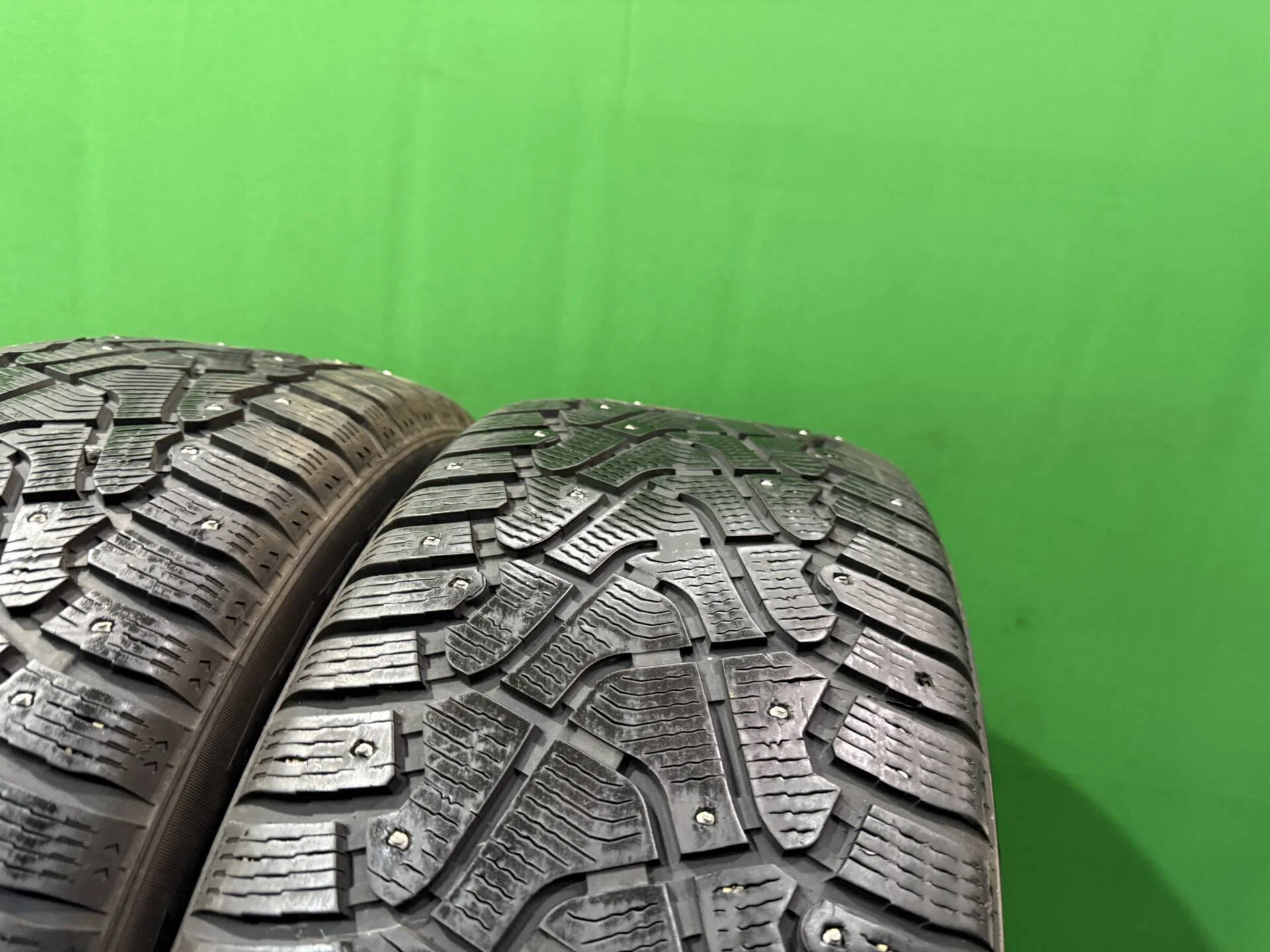 255/55 R19 дюймов Pirelli Ice Zero зимние шипованные - миниатюра 6
