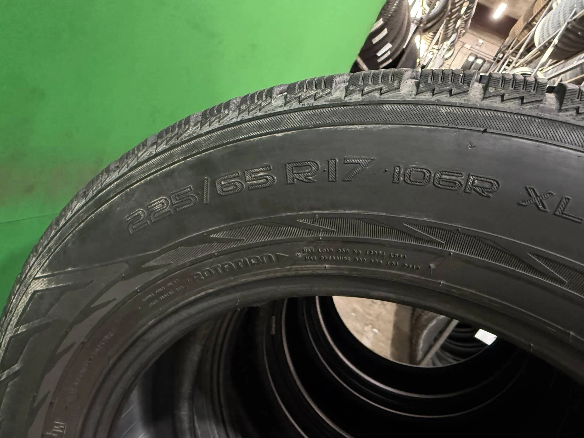 225/65 R17 дюймов Nokian Tyres Hakkapeliitta R2 SUV зимние нешипованные - миниатюра 2