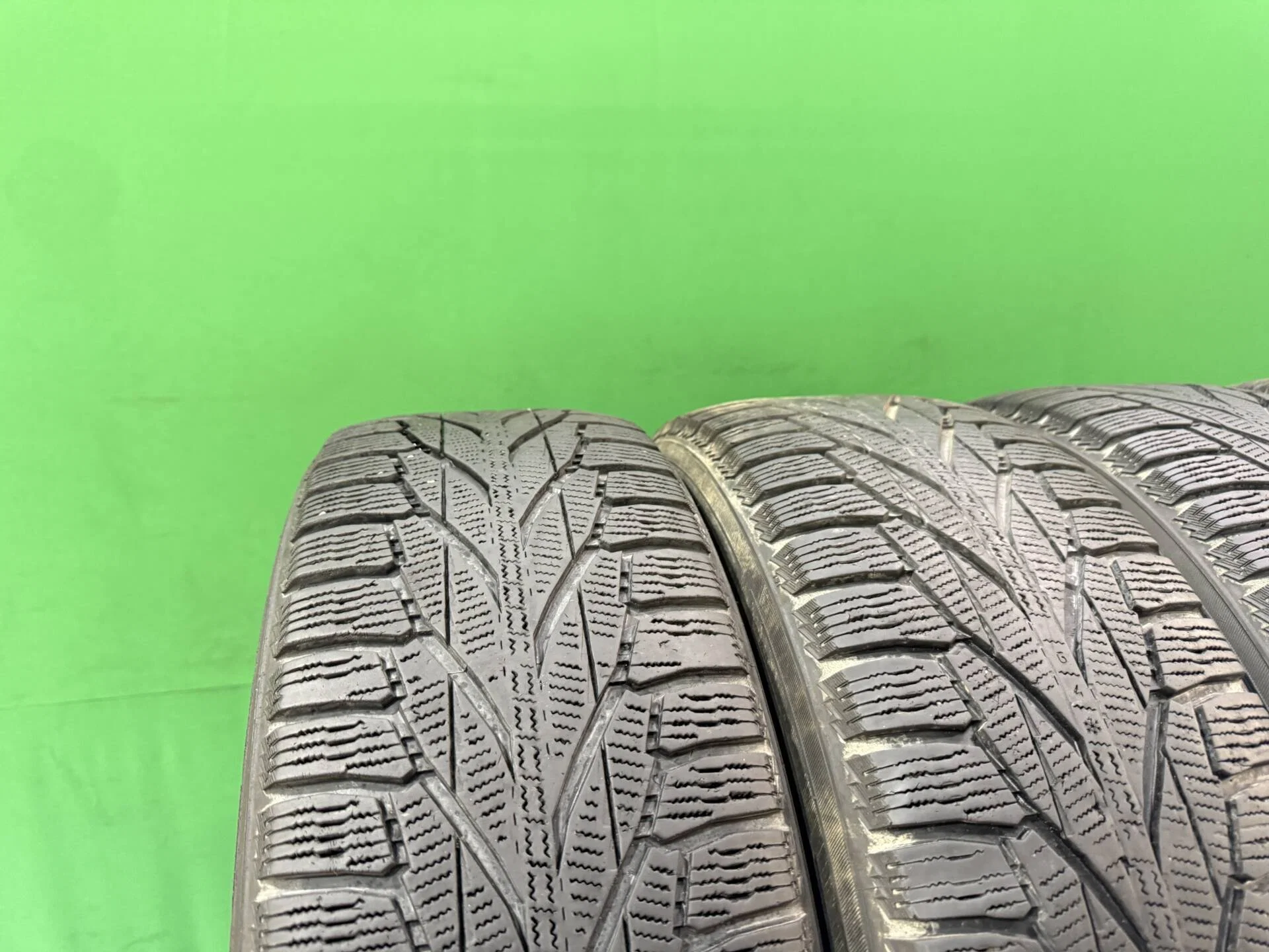 225/65 R17 дюймов Nokian Tyres Hakkapeliitta R2 SUV зимние нешипованные - миниатюра 5