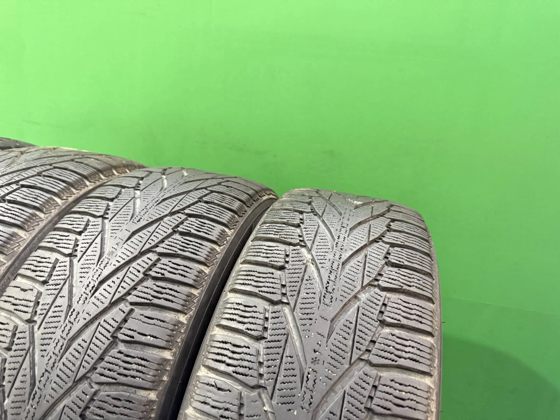 225/65 R17 дюймов Nokian Tyres Hakkapeliitta R2 SUV зимние нешипованные - миниатюра 6