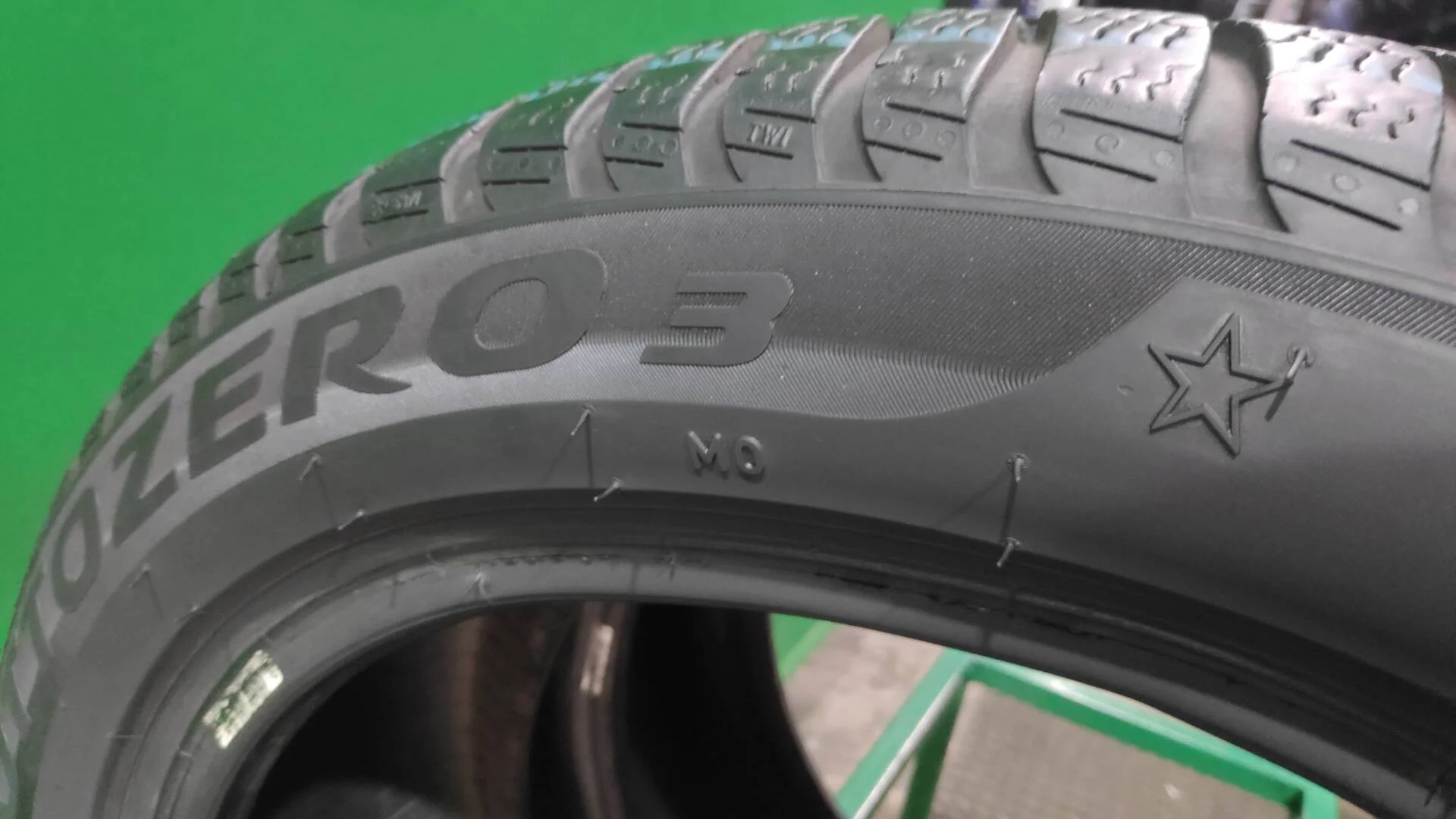 245/45 R18 Pirelli Winter Sottozero 3 зимние нешипованные - миниатюра 3