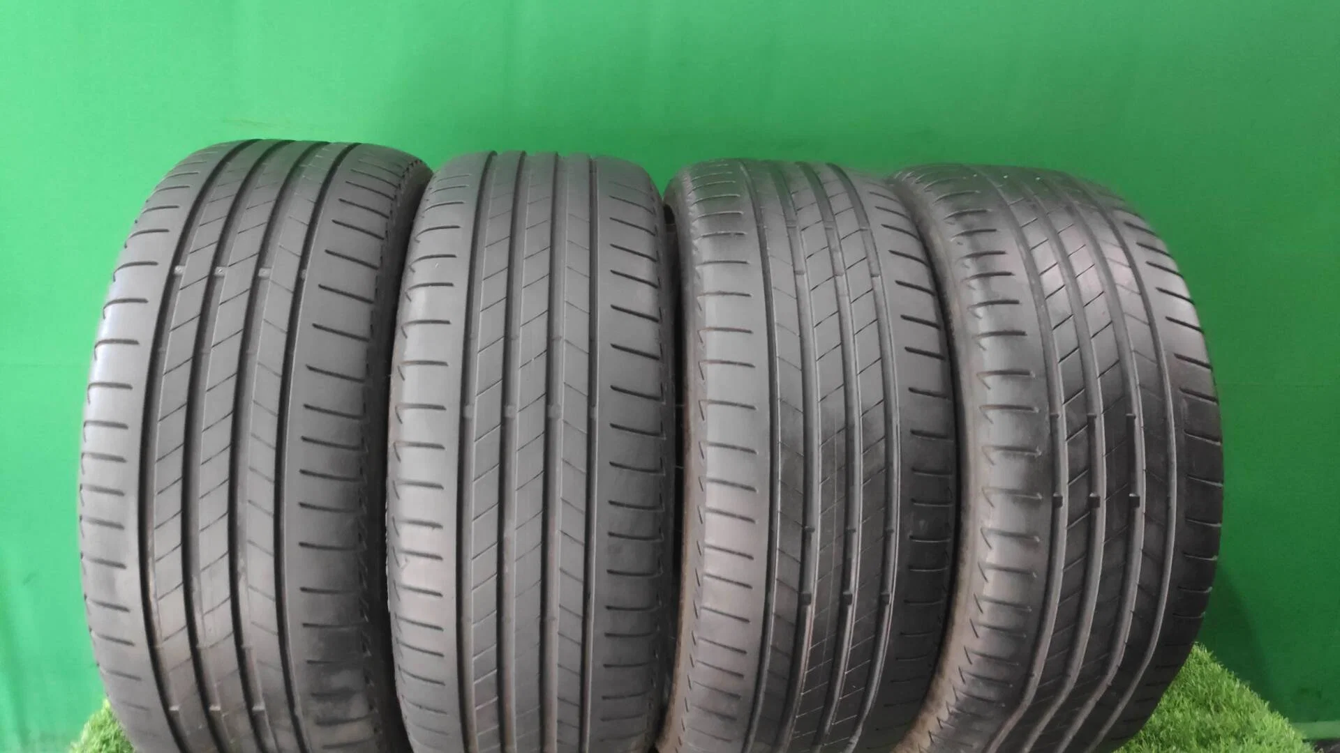 225/40 R19 дюймов Bridgestone Turanza T005 летние - изображение 1