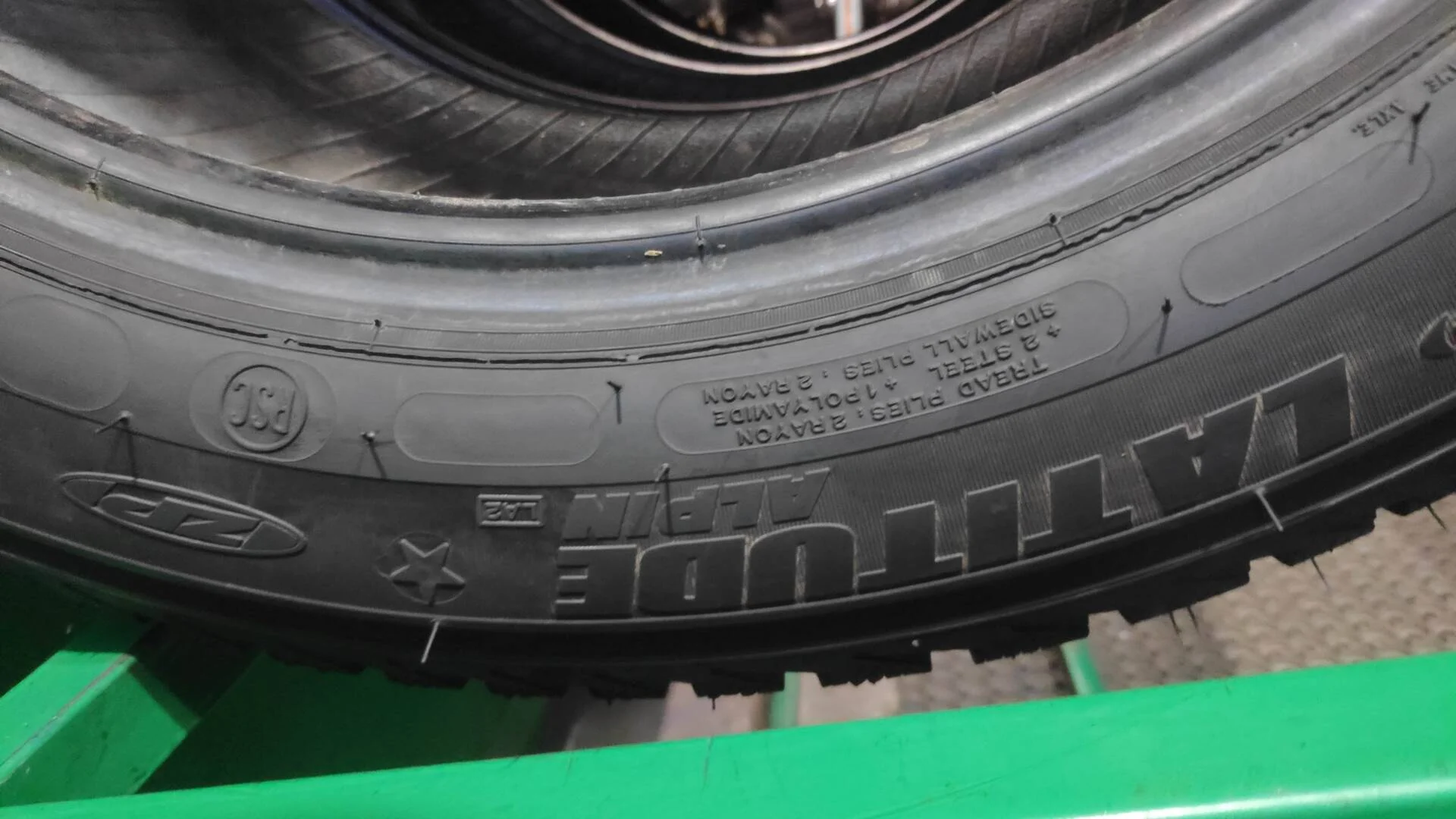 255/50 R19 Michelin Latitude Alpin LA2 зимние нешипованные - миниатюра 5