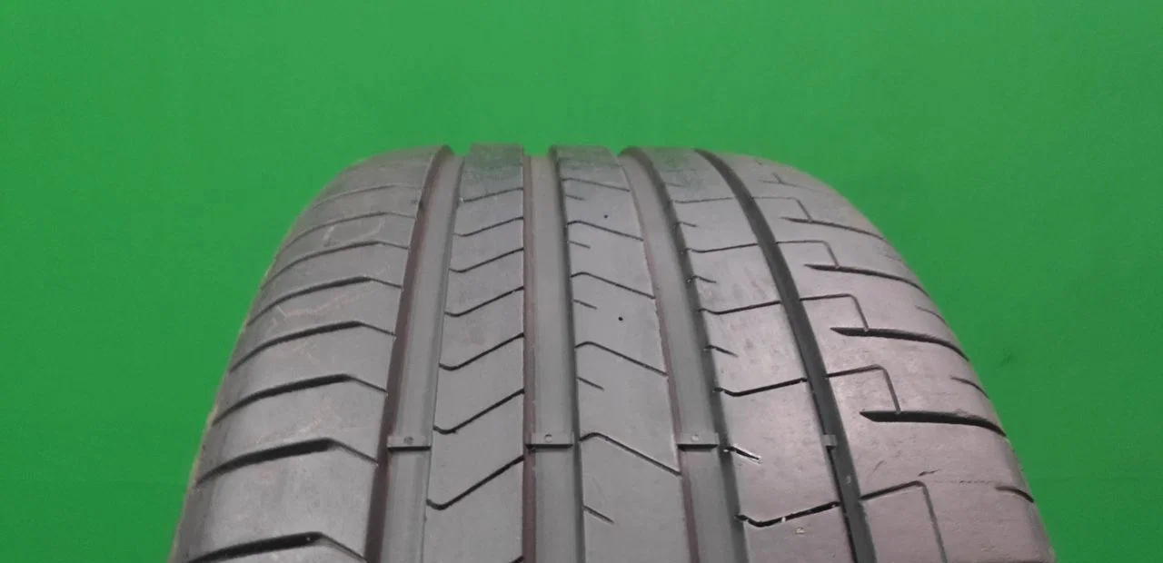 Pirelli P Zero PZ4 275/40 R22 106Y - миниатюра 2