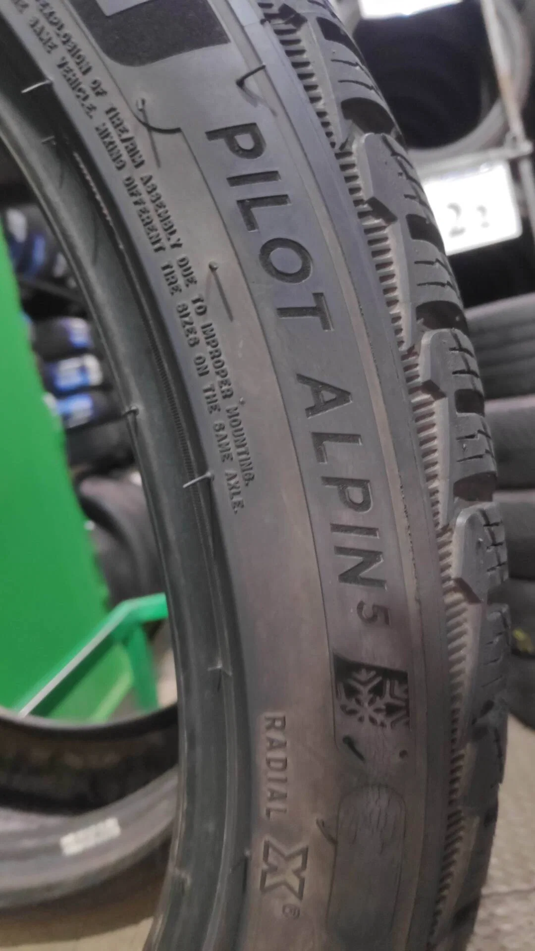 225/40 R18 Michelin Pilot Alpin 5 зимние нешипованные - миниатюра 3