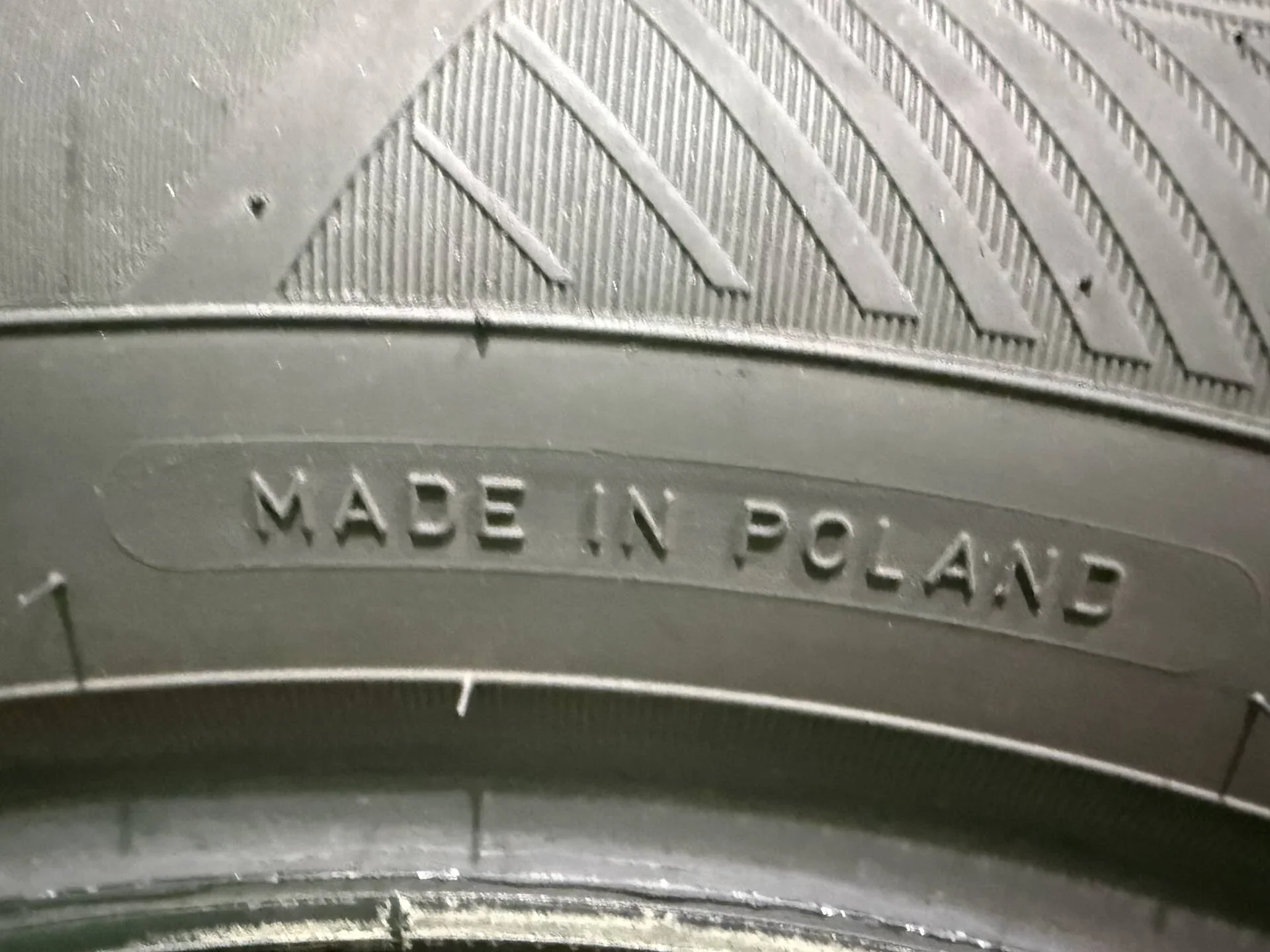 215/60 R17 дюймов Goodyear UltraGrip Performance 2 летние - миниатюра 2