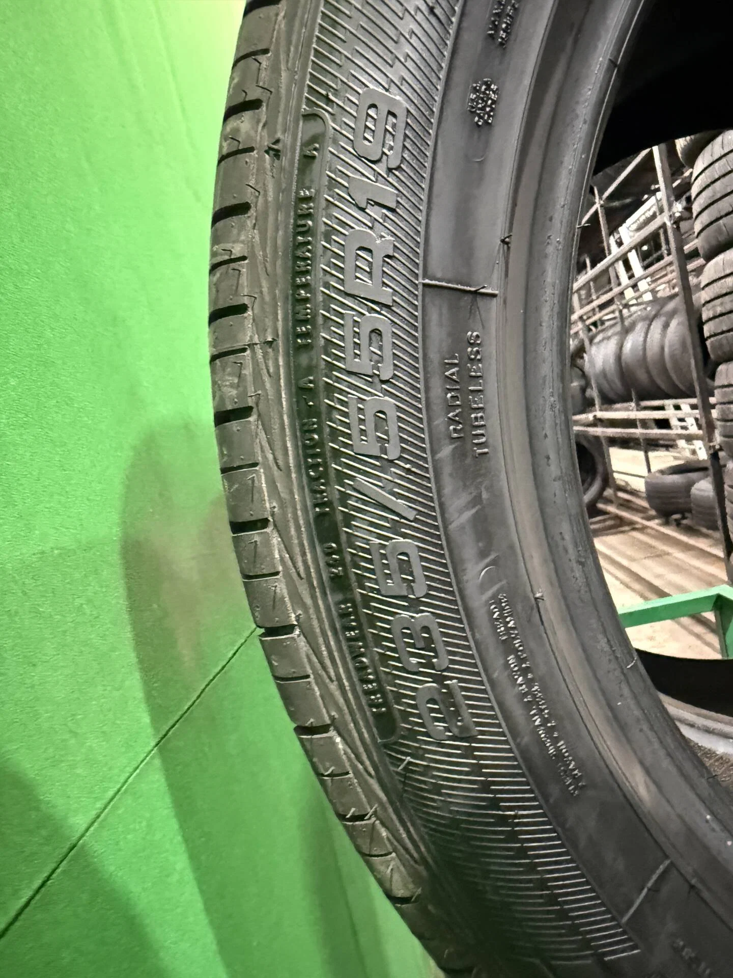 235/55 R19 дюймов Goodyear Excellence летние - миниатюра 3