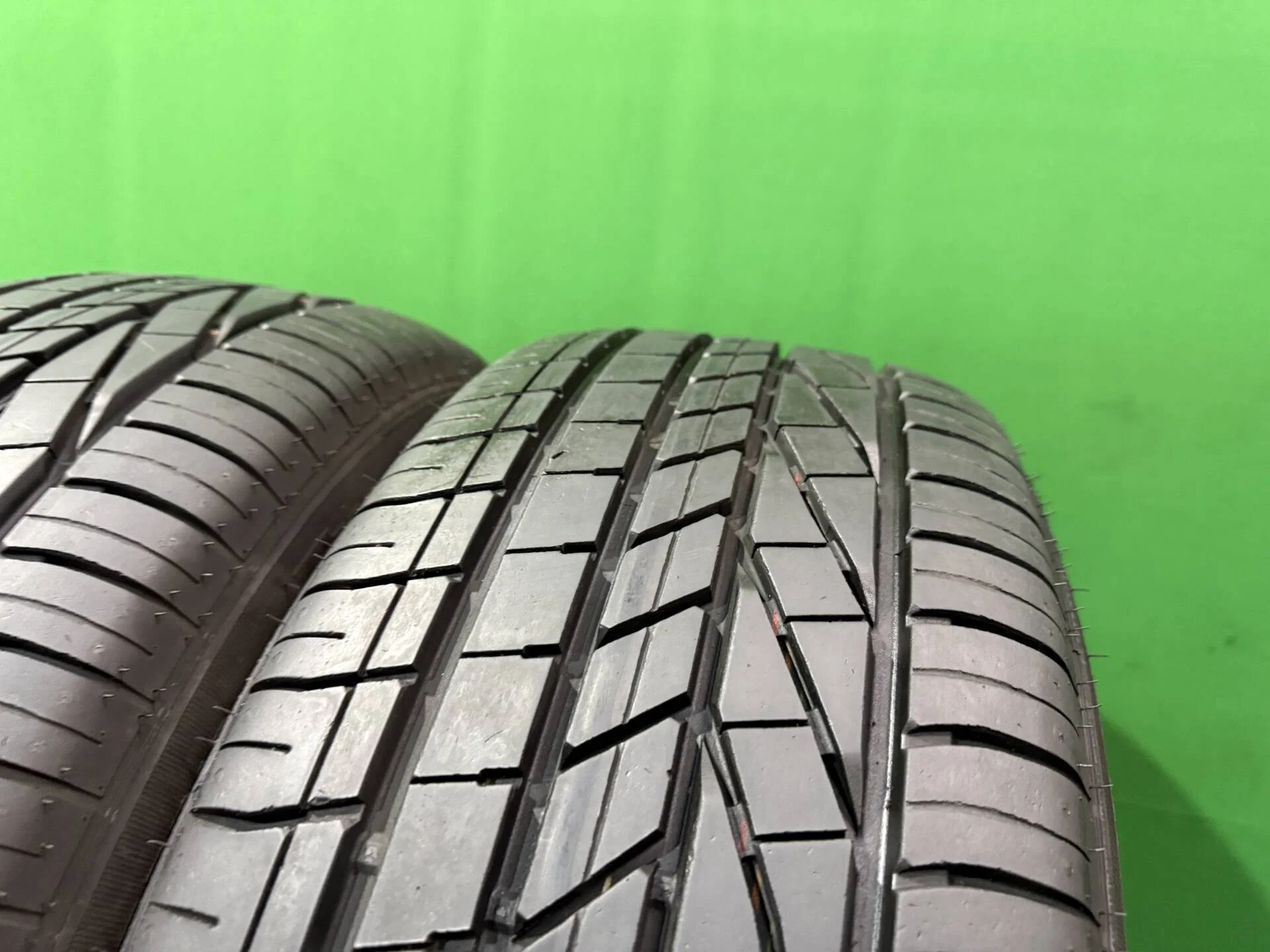 235/55 R19 дюймов Goodyear Excellence летние - миниатюра 6