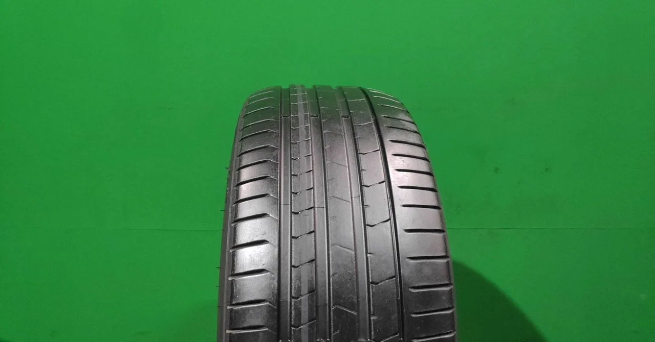 Pirelli P Zero PZ4 245/40 R21 100Y - изображение 1
