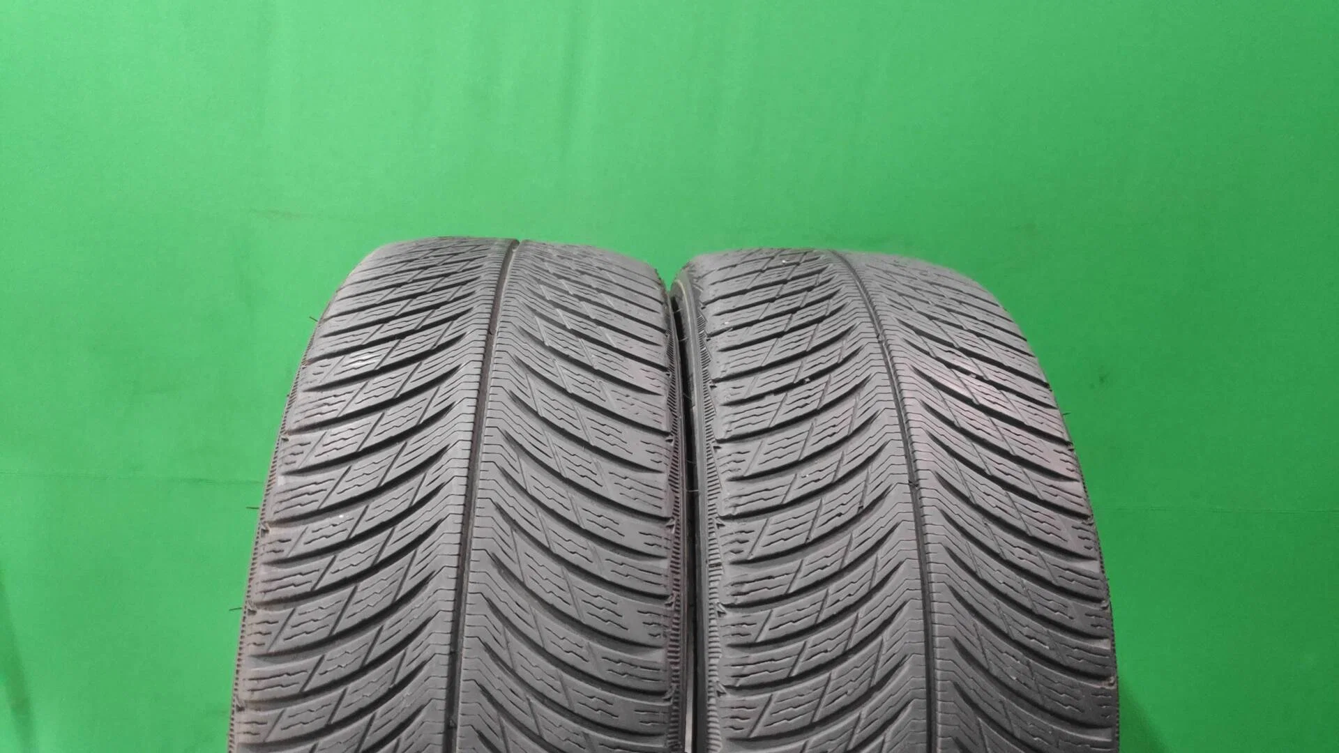 235/40 R19 Michelin Pilot Alpin 5 зимние нешипованные - изображение 1
