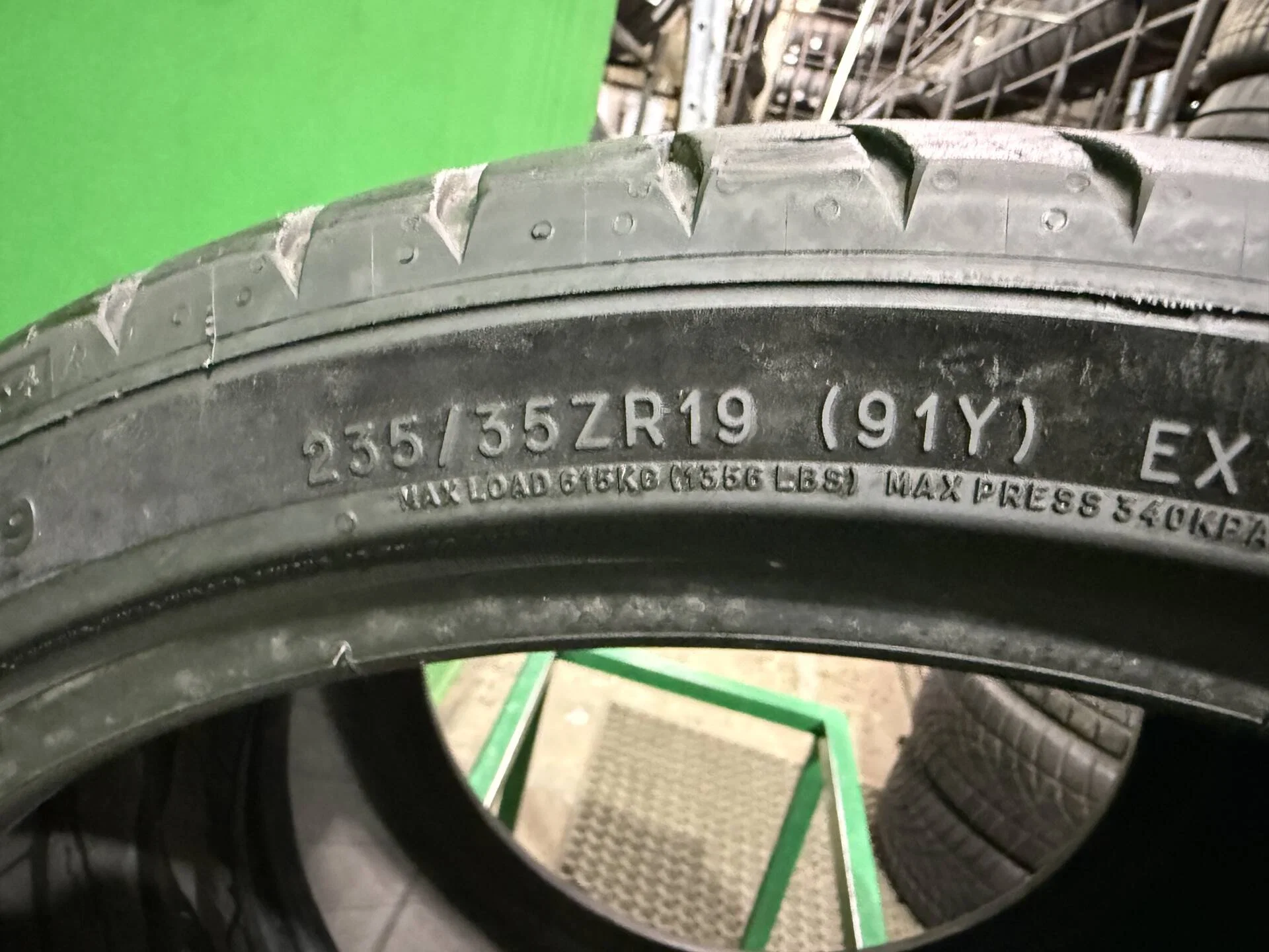 235/35 R19 дюймов Michelin Pilot Sport 5 летние - миниатюра 4