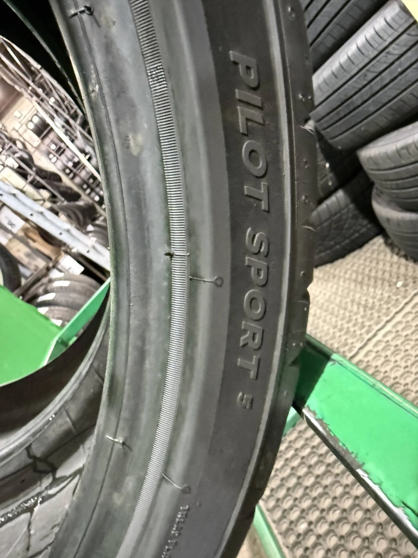 235/35 R19 дюймов Michelin Pilot Sport 5 летние - миниатюра 5