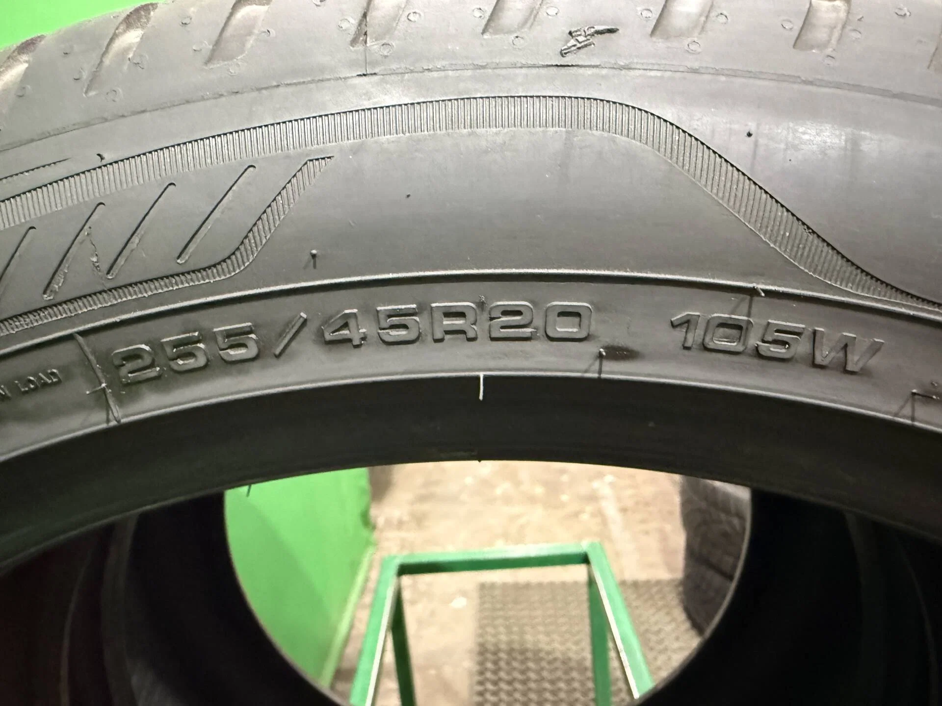255/45 R20 дюймов Goodyear Vector 4Seasons Gen-3 всесезонные - миниатюра 2