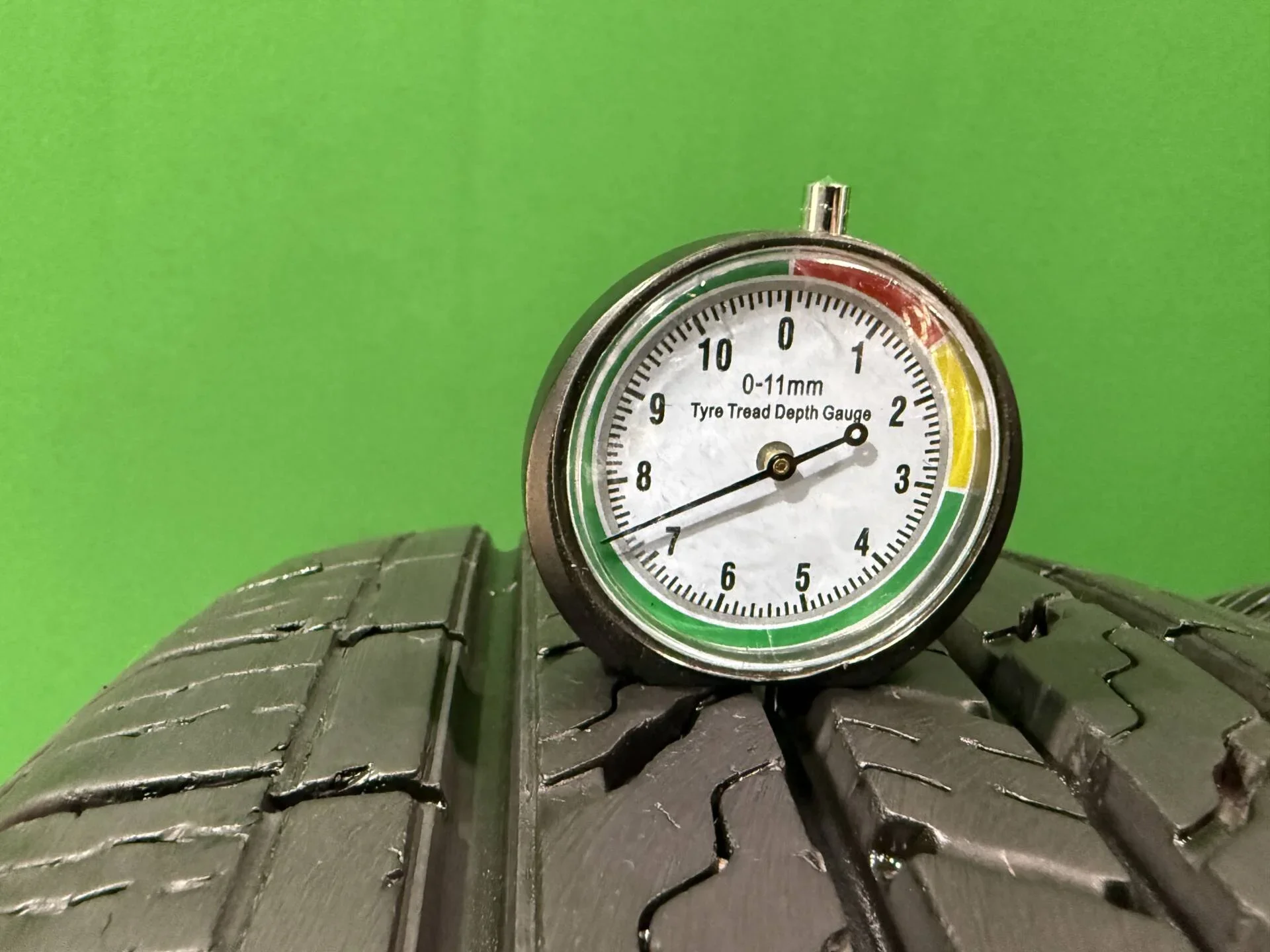 235/60 R18 дюймов Nexen Roadian 571 летние - миниатюра 2