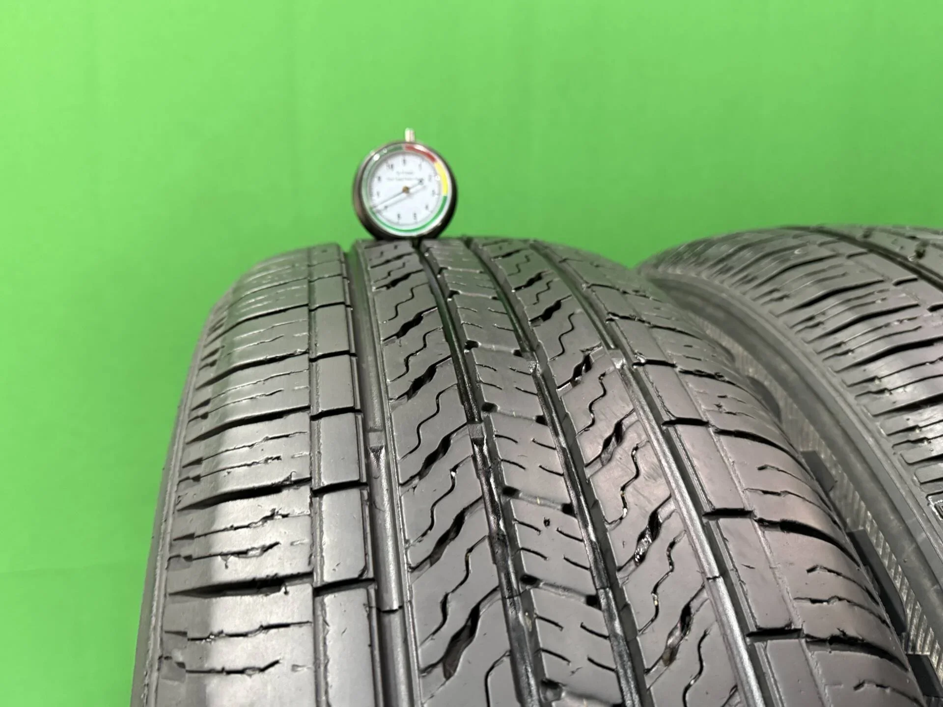 235/60 R18 дюймов Nexen Roadian 571 летние - миниатюра 7