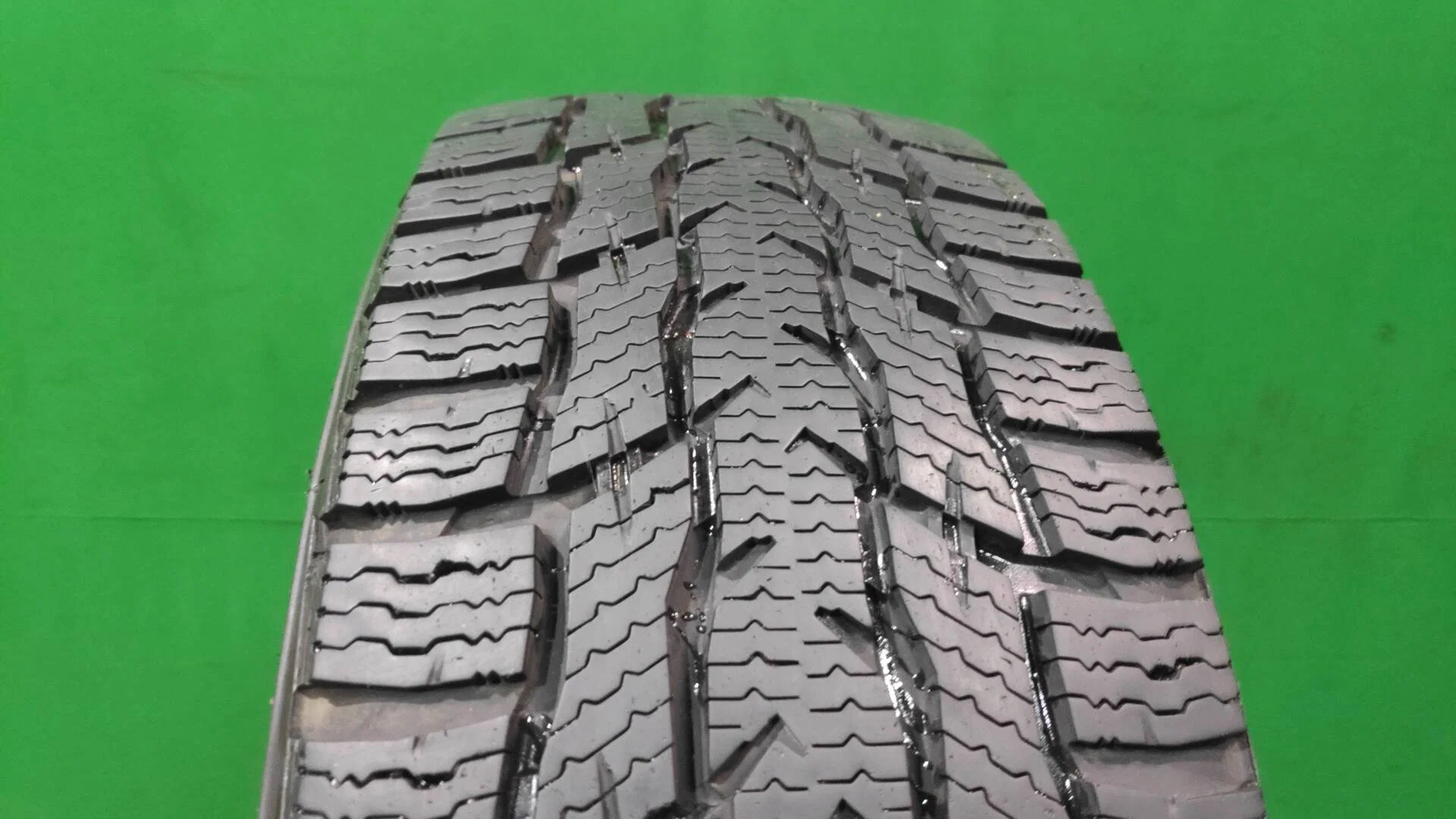 215/65 R16C Nokian Tyres WR C3 зимние нешипованные - миниатюра 2