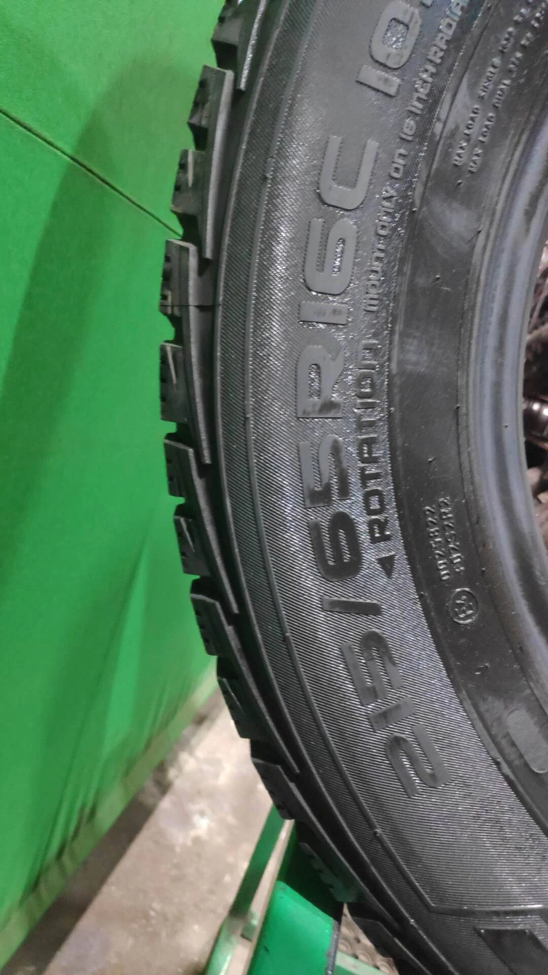 215/65 R16C Nokian Tyres WR C3 зимние нешипованные - миниатюра 3