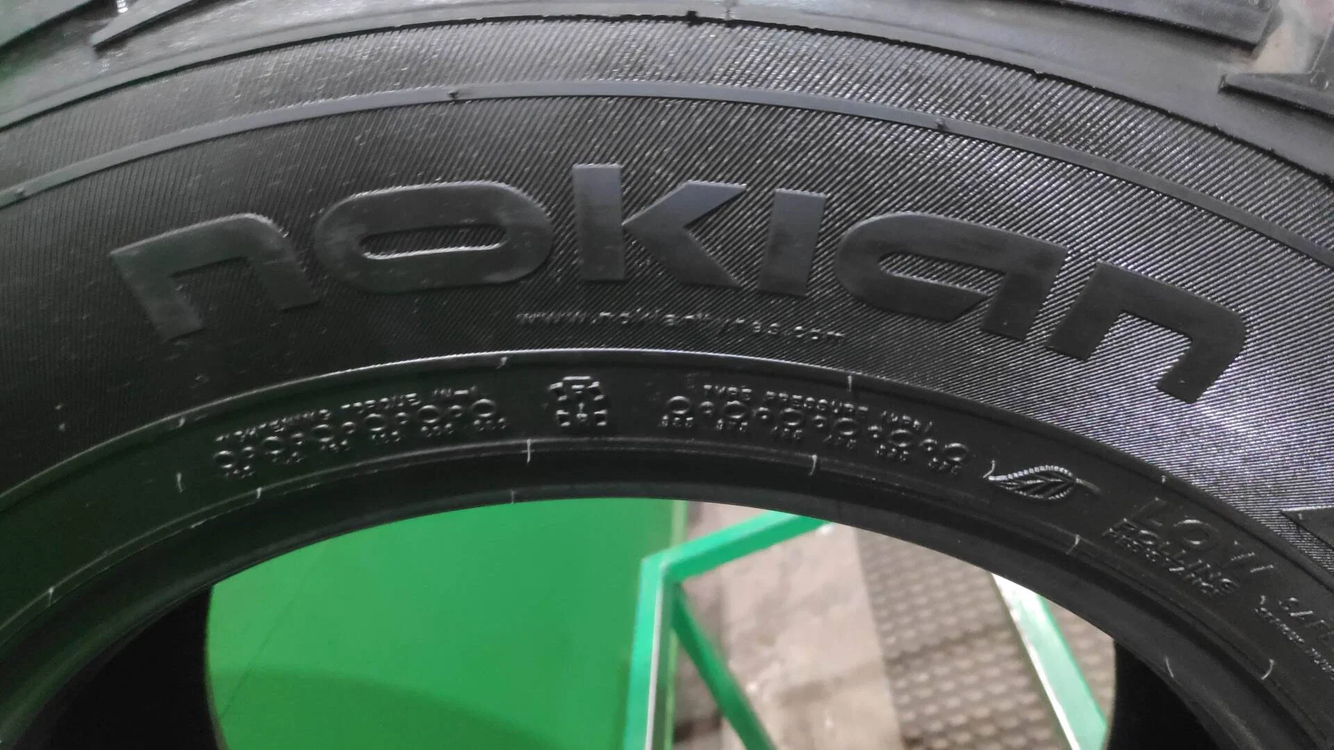 215/65 R16C Nokian Tyres WR C3 зимние нешипованные - миниатюра 5