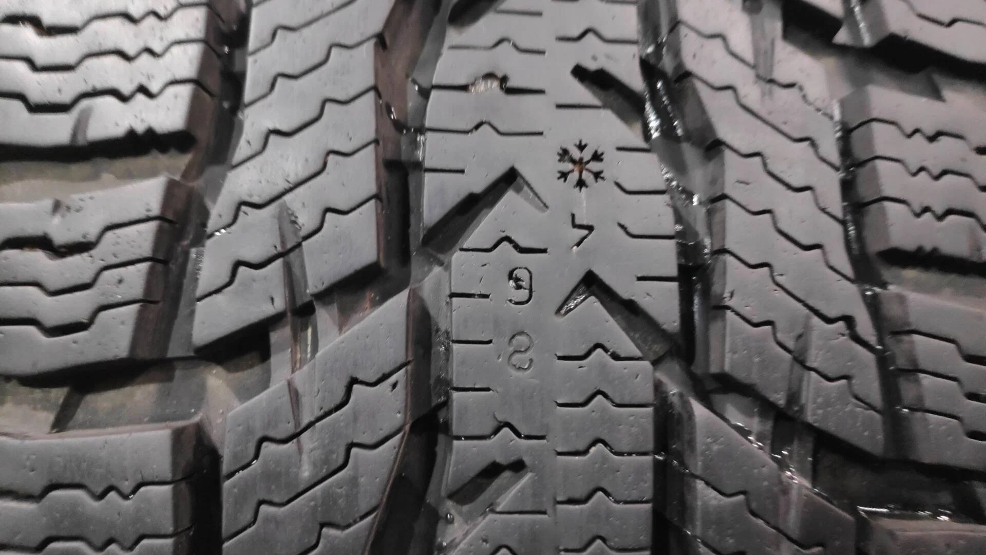 215/65 R16C Nokian Tyres WR C3 зимние нешипованные - миниатюра 8