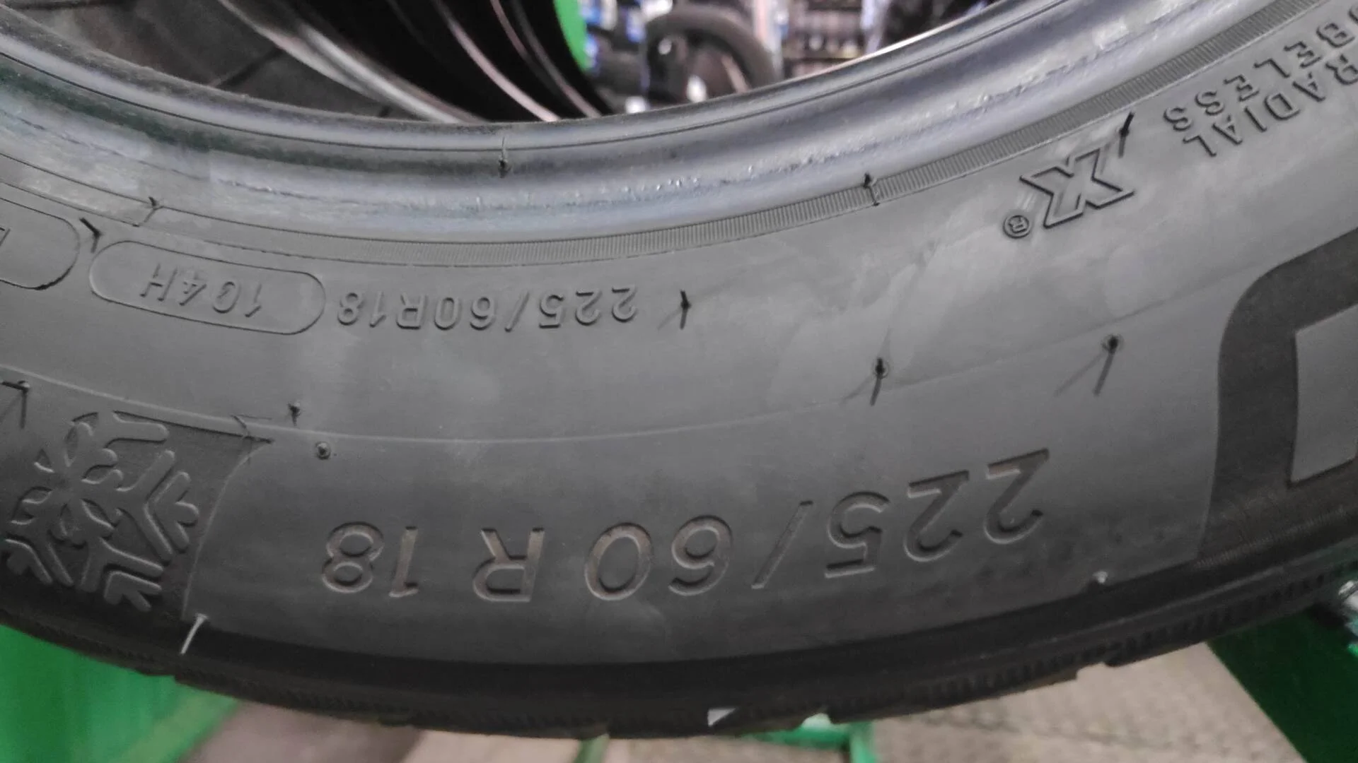 225/60 R18 дюймов Michelin Pilot Alpin 5 SUV зимние нешипованные - миниатюра 2