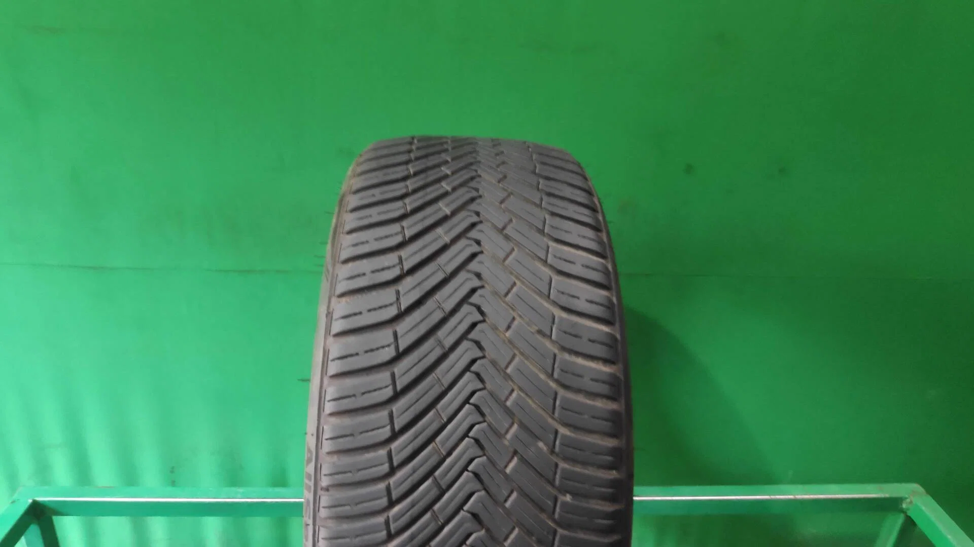 215/40 R17 дюймов Continental AllSeasonContact летние - изображение 1