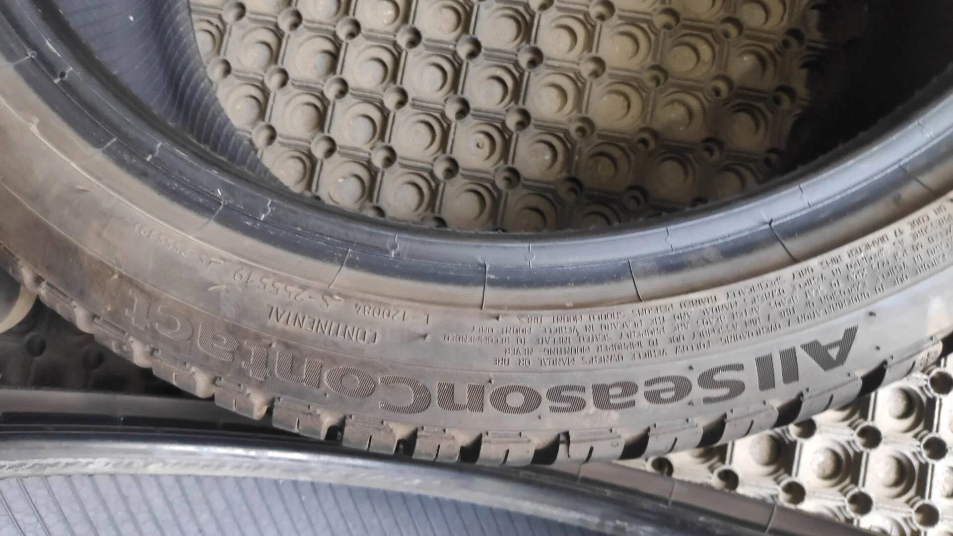 215/40 R17 дюймов Continental AllSeasonContact летние - миниатюра 3