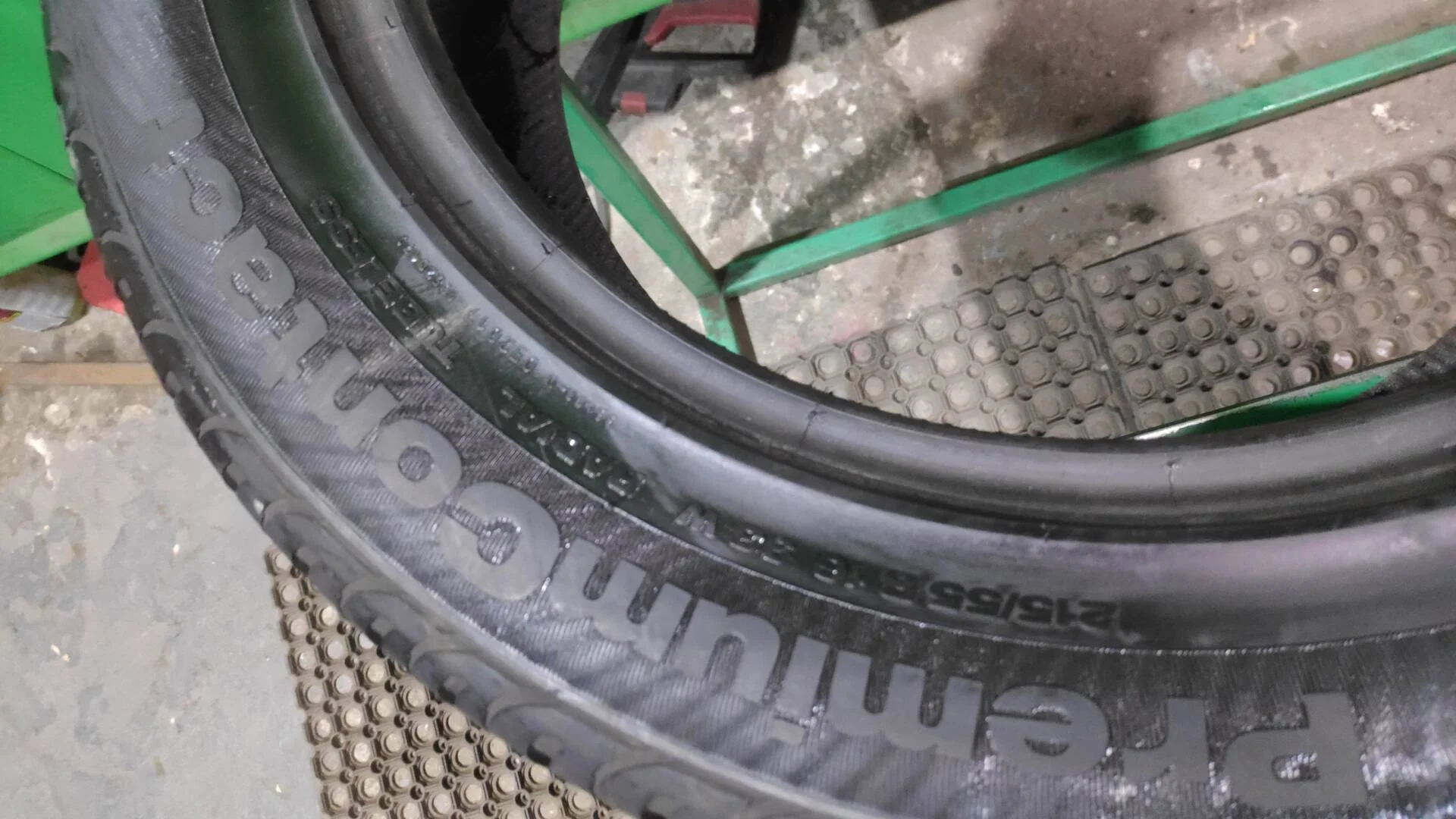 215/55 R16 дюймов Continental PremiumContact C летние - миниатюра 2