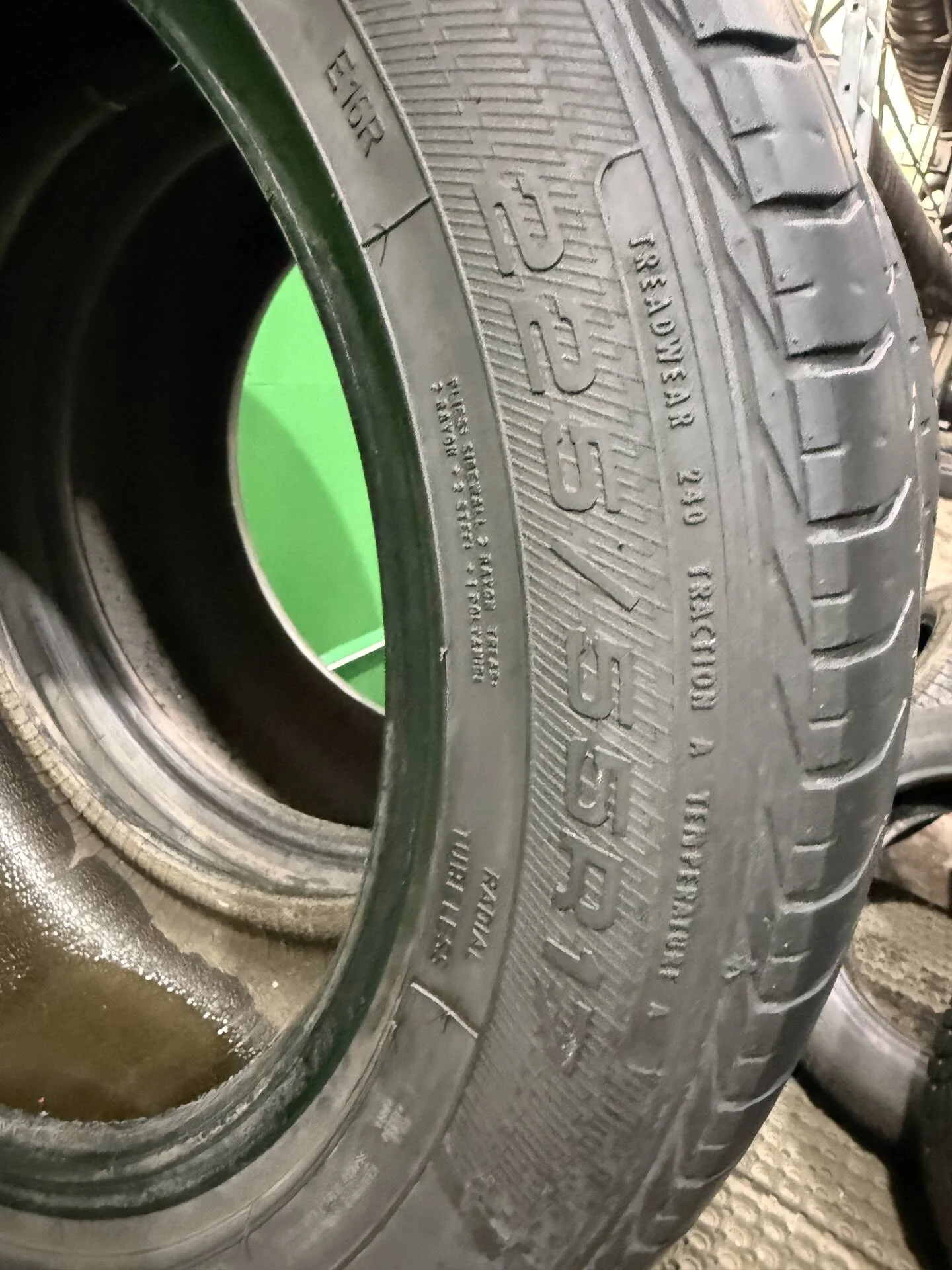 225/55 R17 дюймов Goodyear Excellence летние - миниатюра 3
