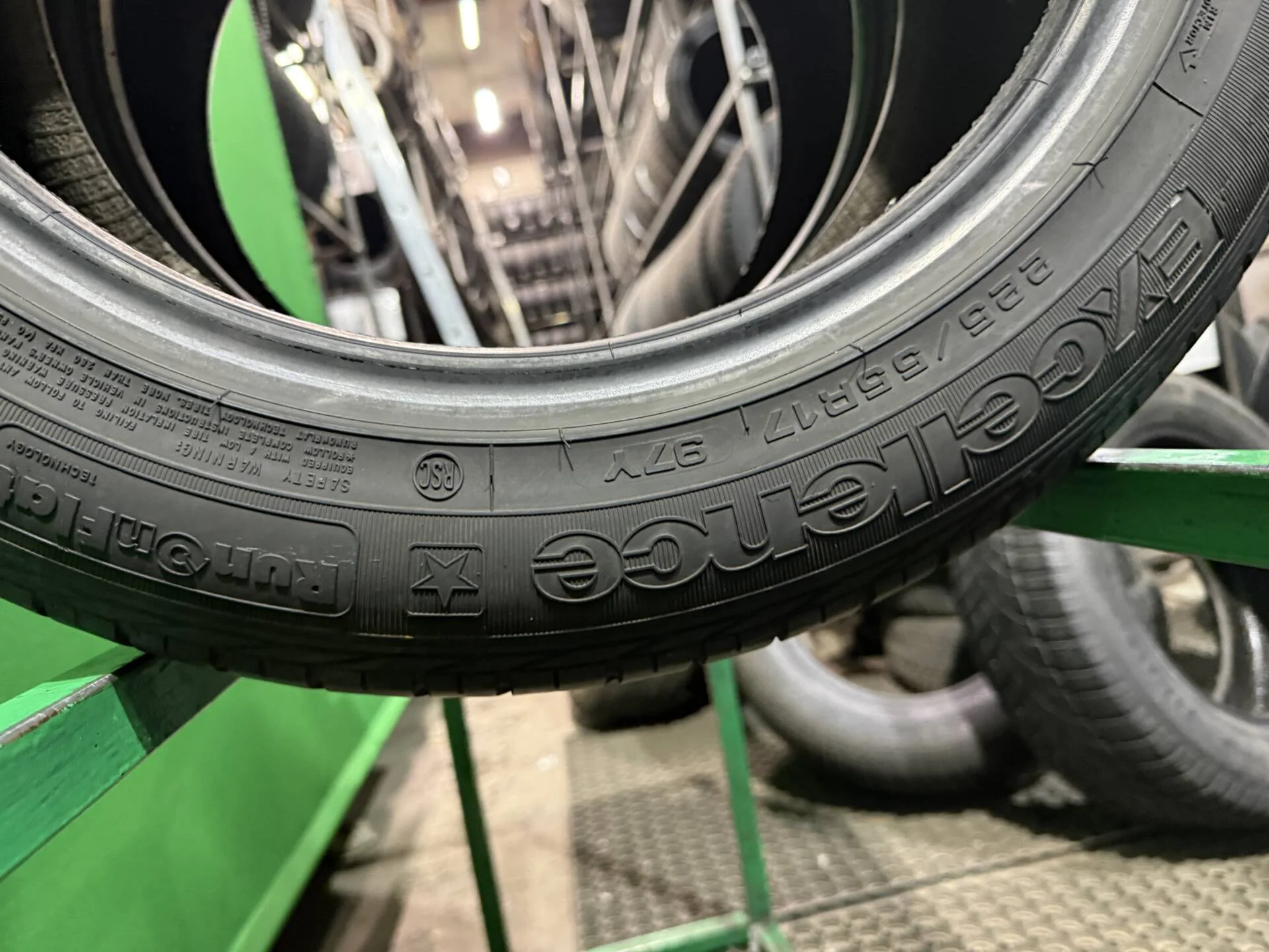 225/55 R17 дюймов Goodyear Excellence летние - миниатюра 7