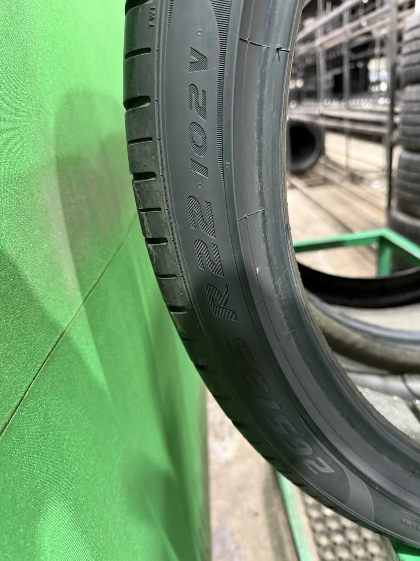265/35 R22 дюймов Pirelli P Zero PZ4 летние - миниатюра 4