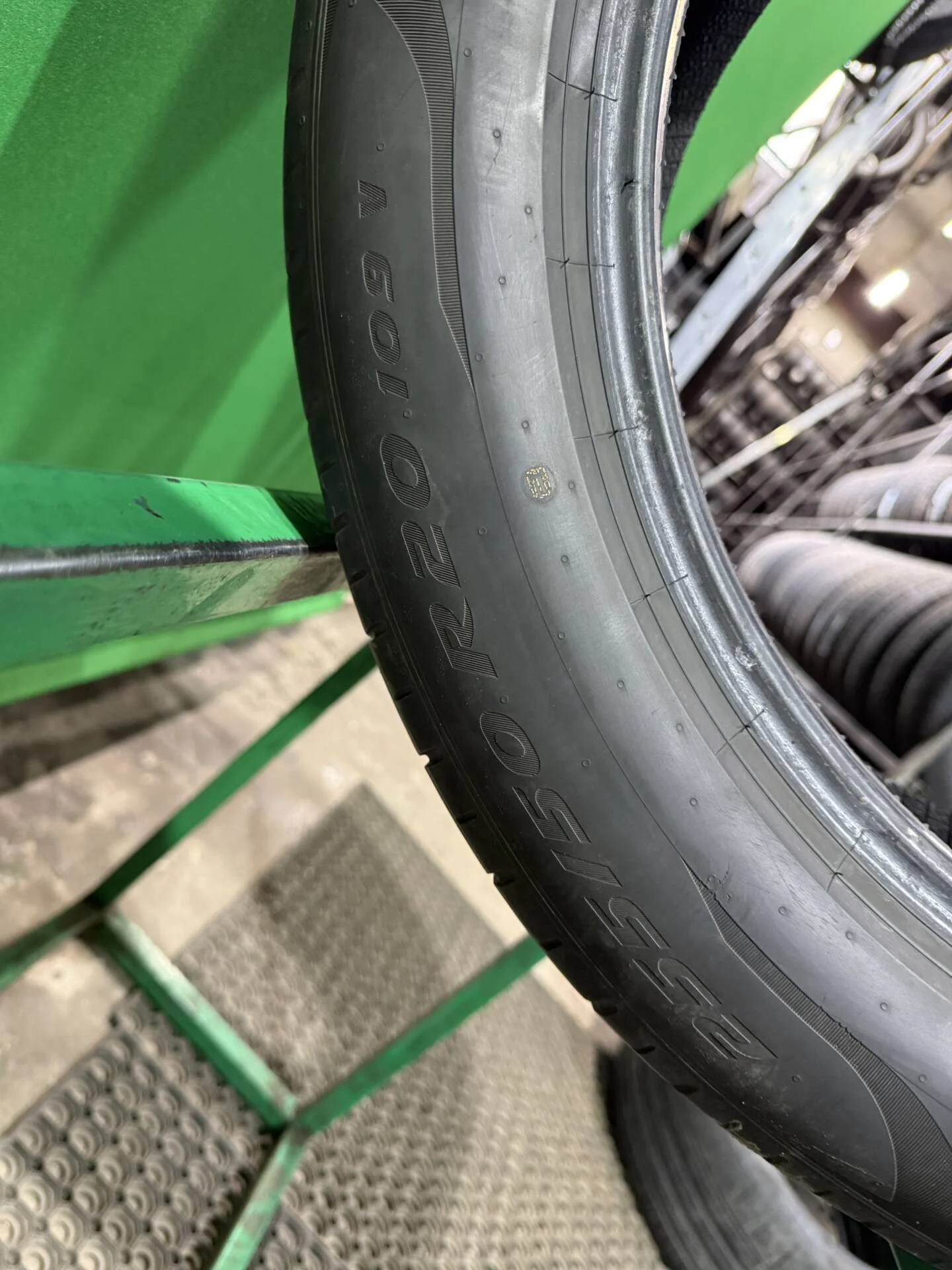 255/50 R20 дюймов Pirelli P Zero PZ4 летние - миниатюра 4