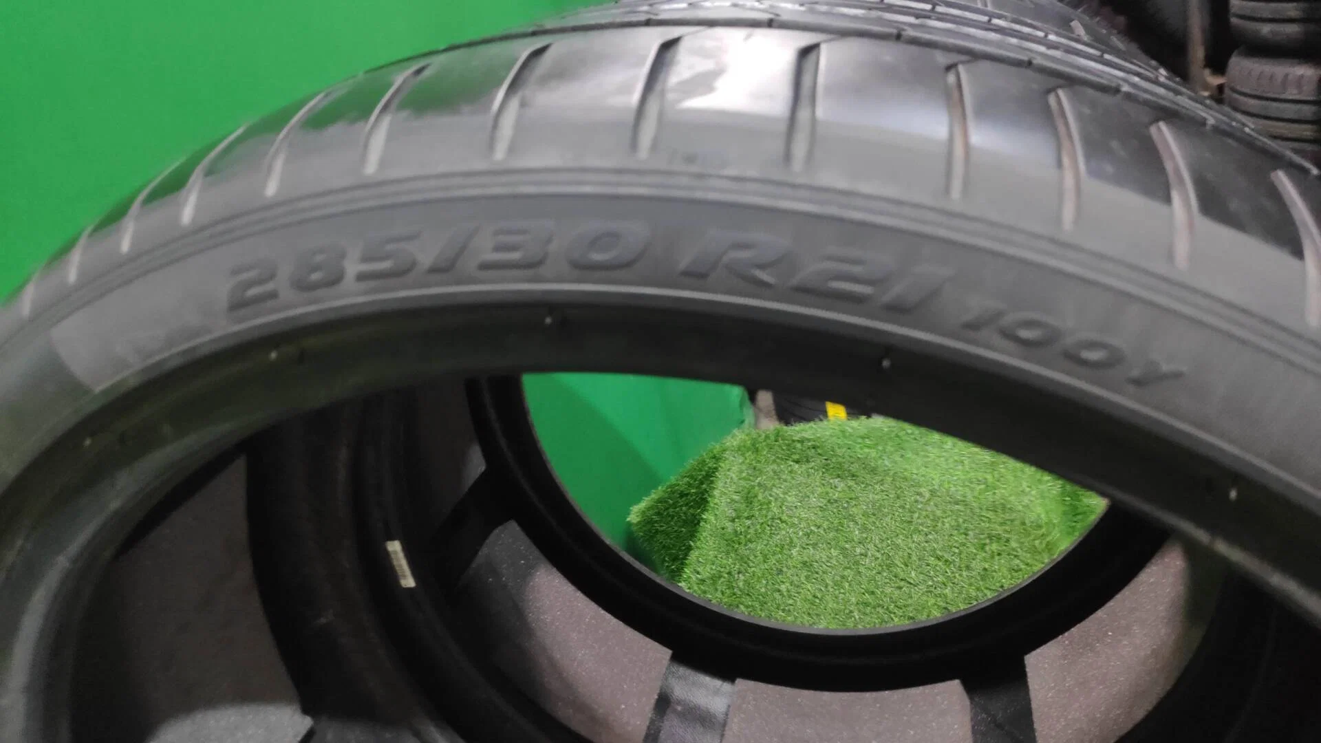 285/30 R21 Pirelli P Zero PZ4 летние - миниатюра 3