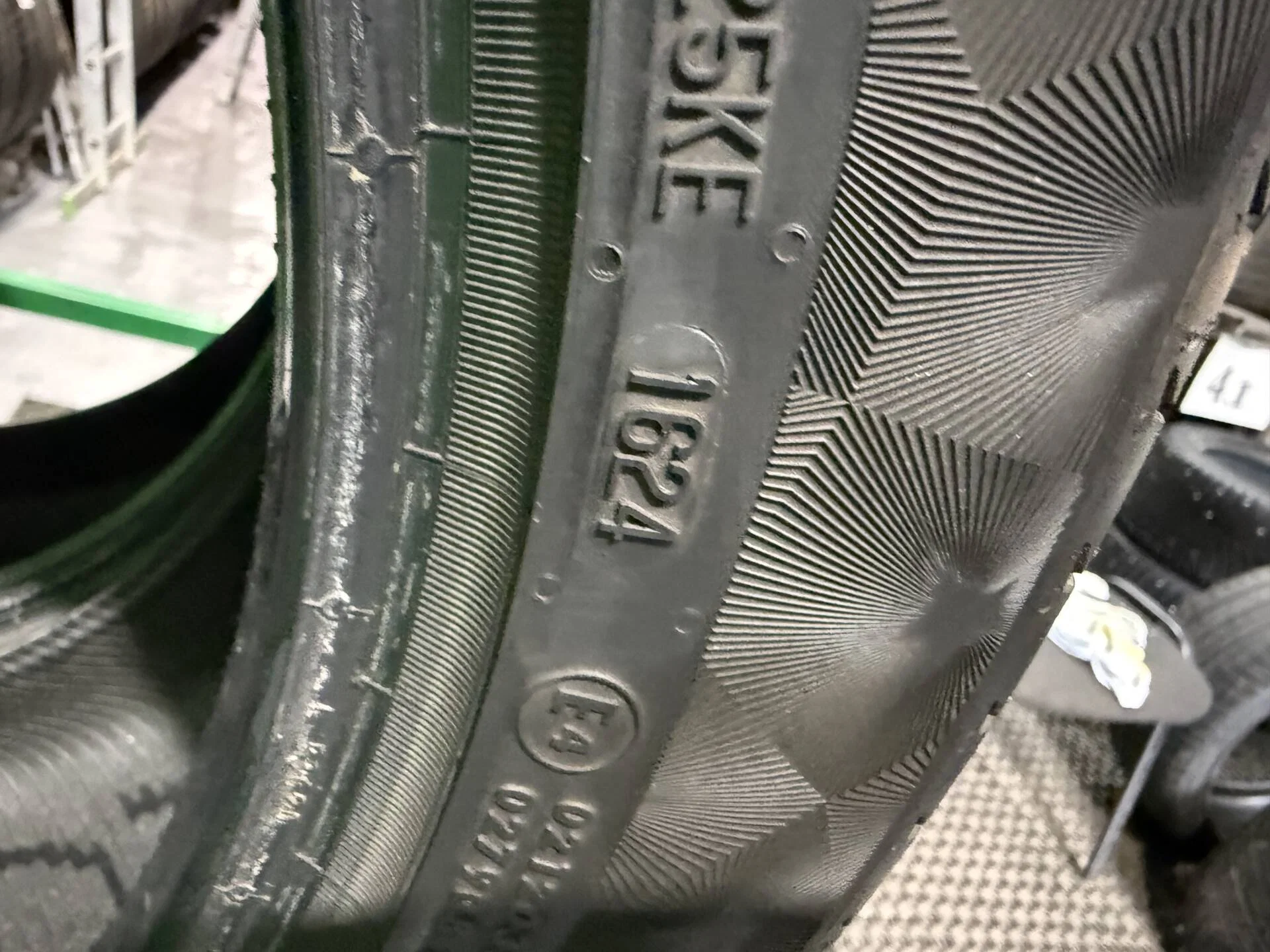 245/45 R19 дюймов Continental PremiumContact 6 летние - миниатюра 5