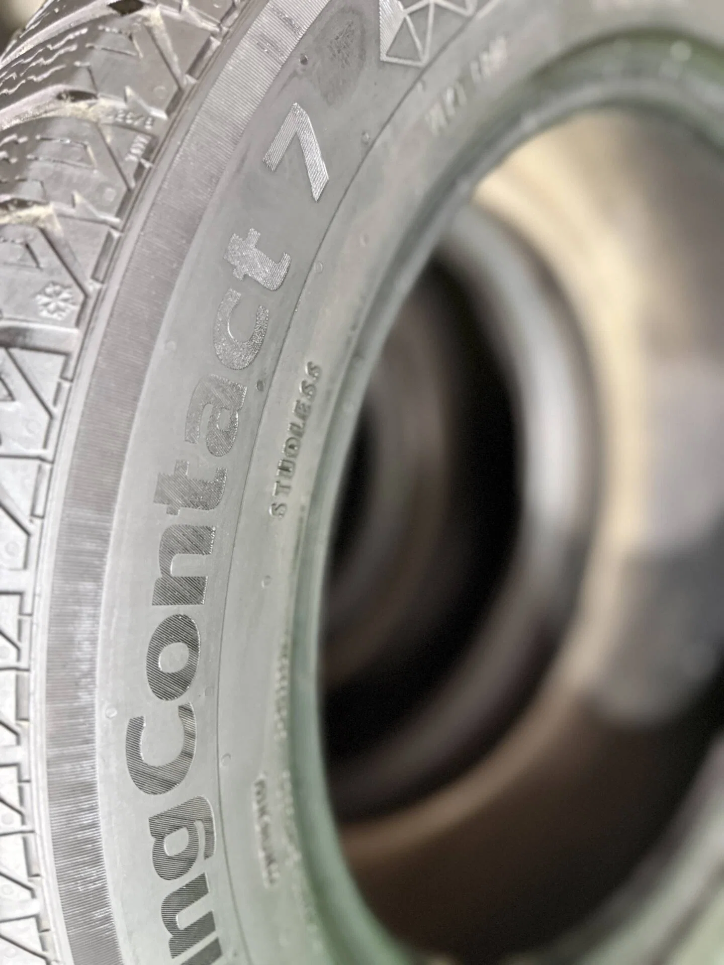 215/60 R17 дюймов Continental ContiVikingContact 7 зимние нешипованные - миниатюра 2