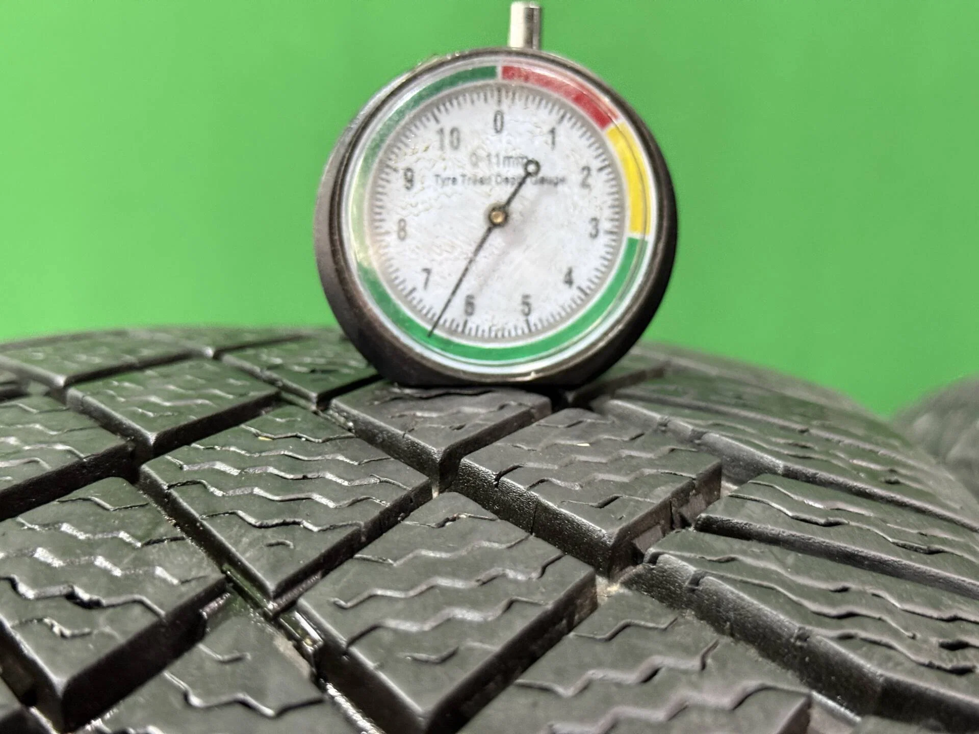 215/60 R17 дюймов Continental ContiVikingContact 7 зимние нешипованные - миниатюра 4