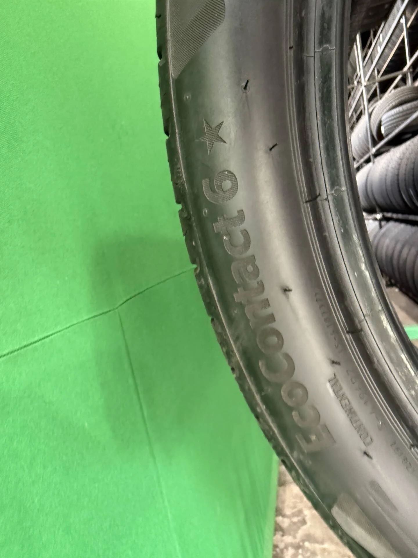 315/30 R22 дюймов Continental EcoContact 6 летние - миниатюра 2