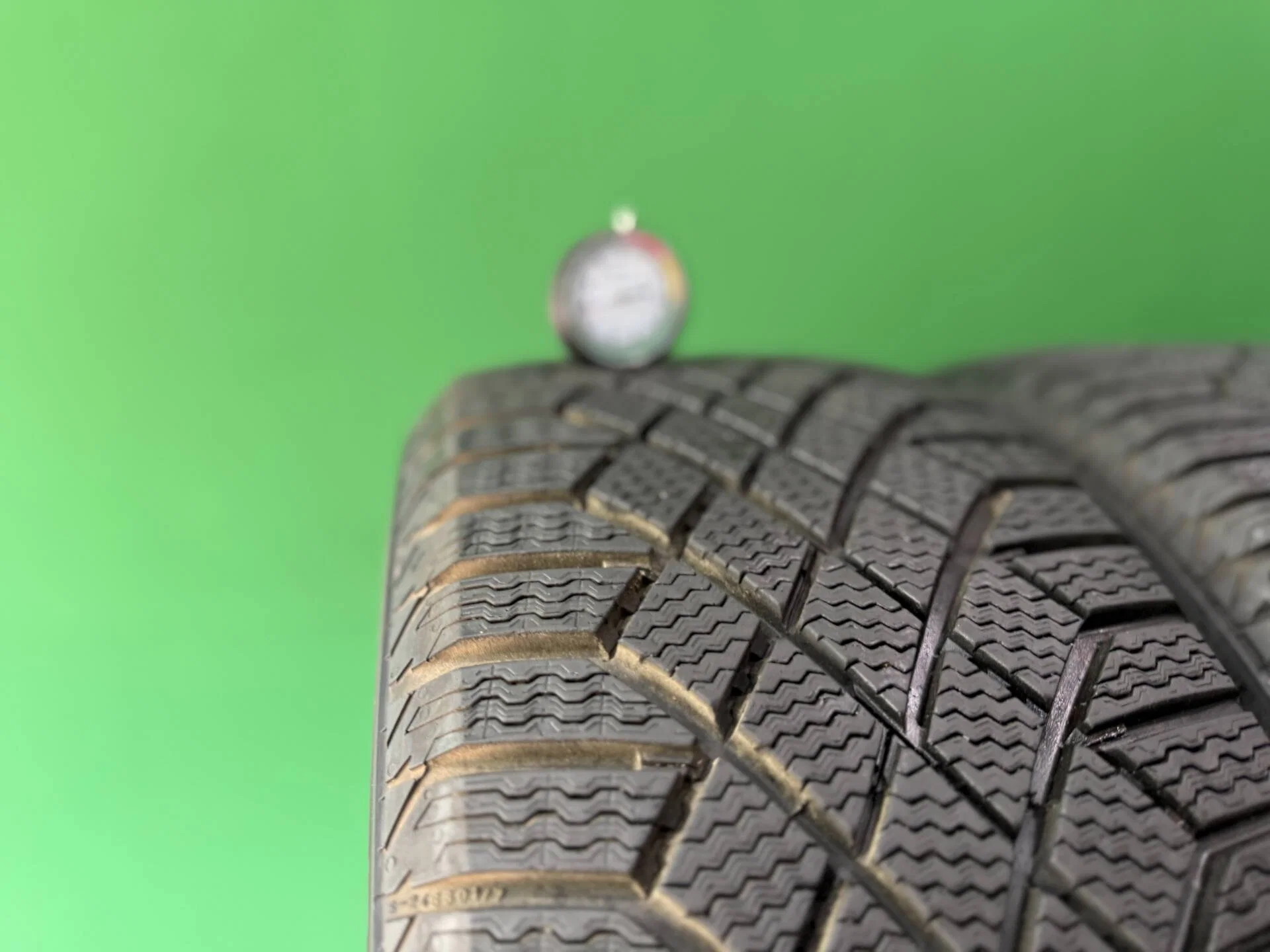 215/55 R16 дюймов Continental ContiVikingContact 7 зимние нешипованные - миниатюра 3