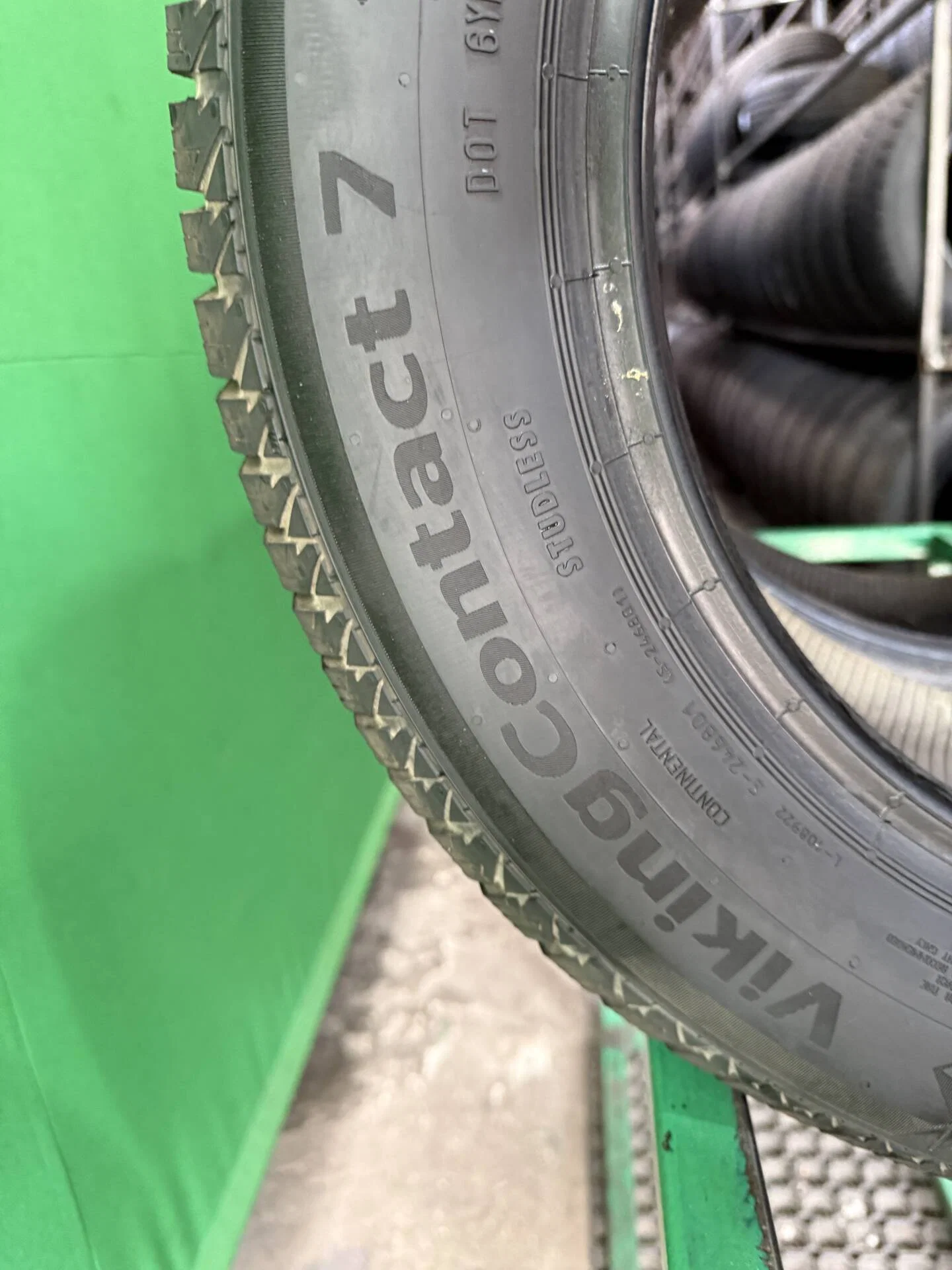215/55 R16 дюймов Continental ContiVikingContact 7 зимние нешипованные - миниатюра 4