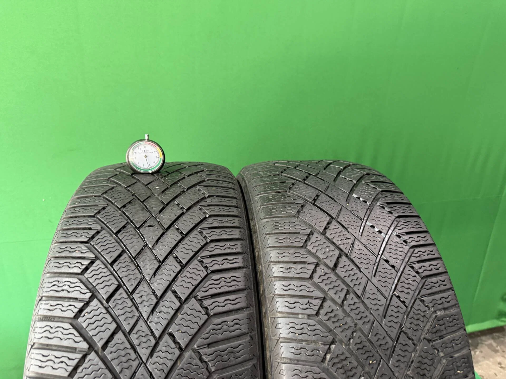 235/45 R18 дюймов Continental ContiVikingContact 7 зимние нешипованные - изображение 1
