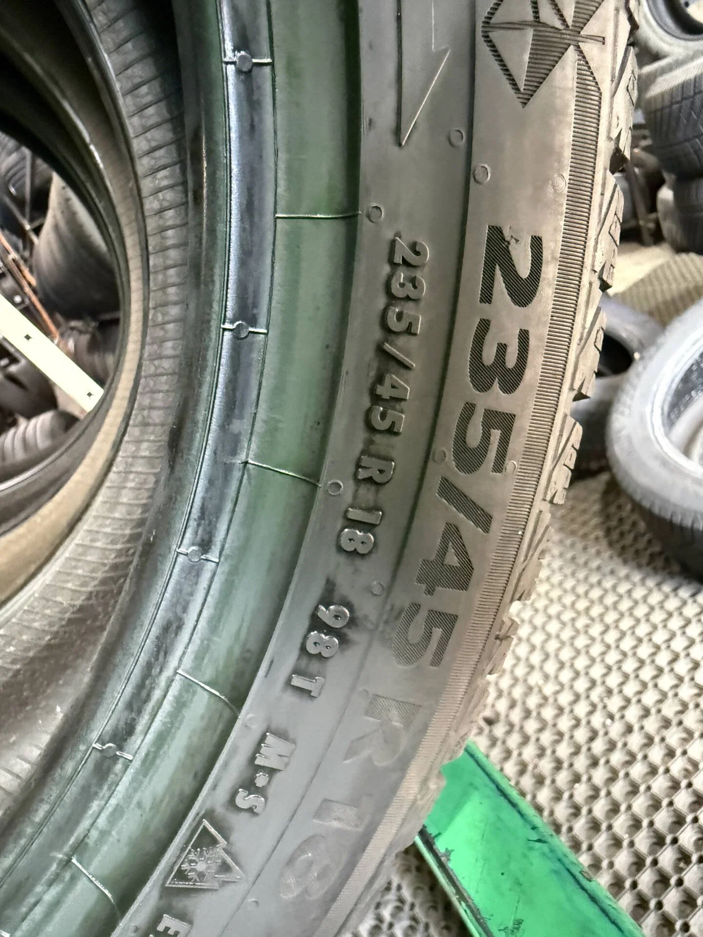 235/45 R18 дюймов Continental ContiVikingContact 7 зимние нешипованные - миниатюра 2