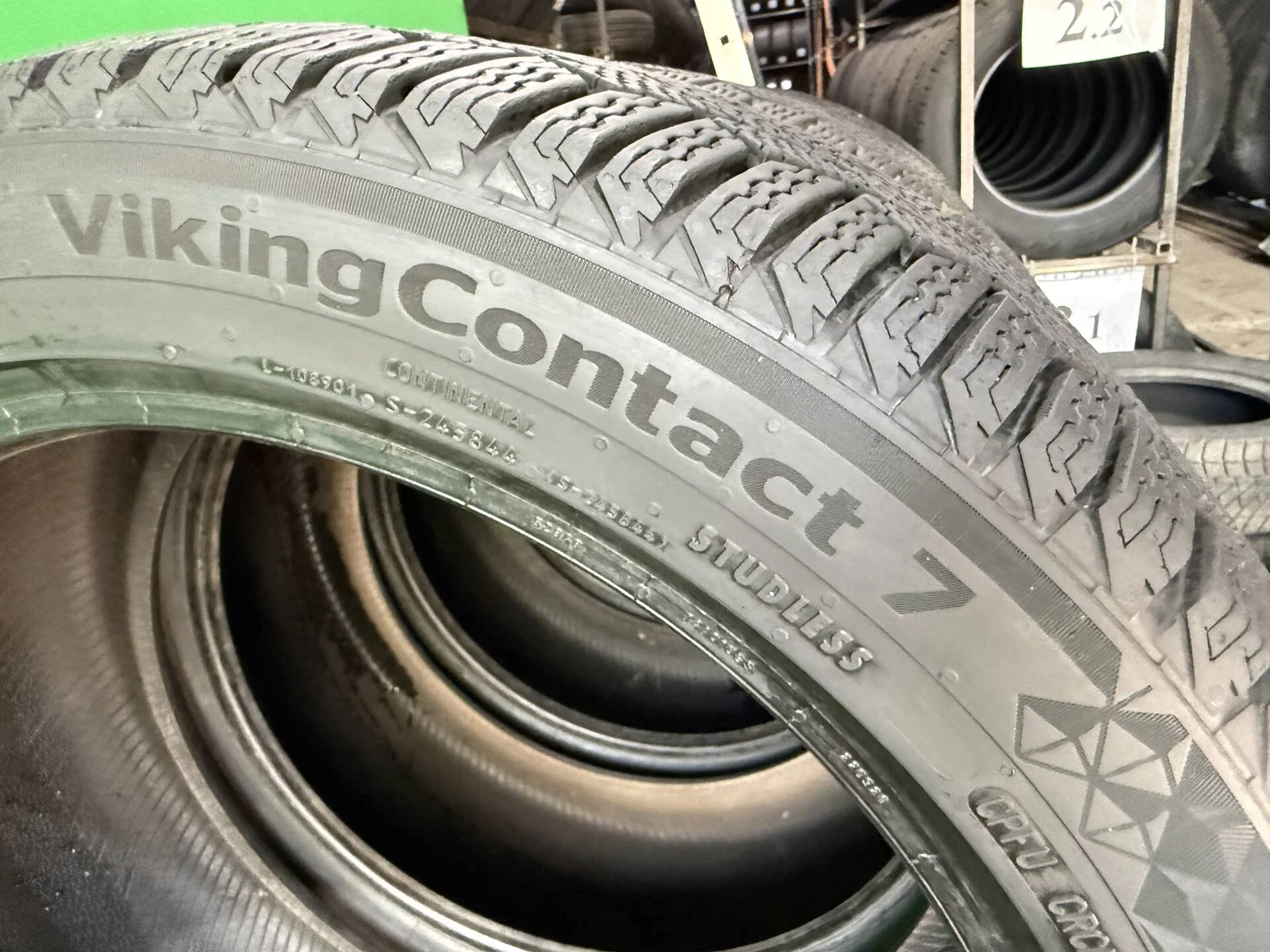 235/45 R18 дюймов Continental ContiVikingContact 7 зимние нешипованные - миниатюра 4