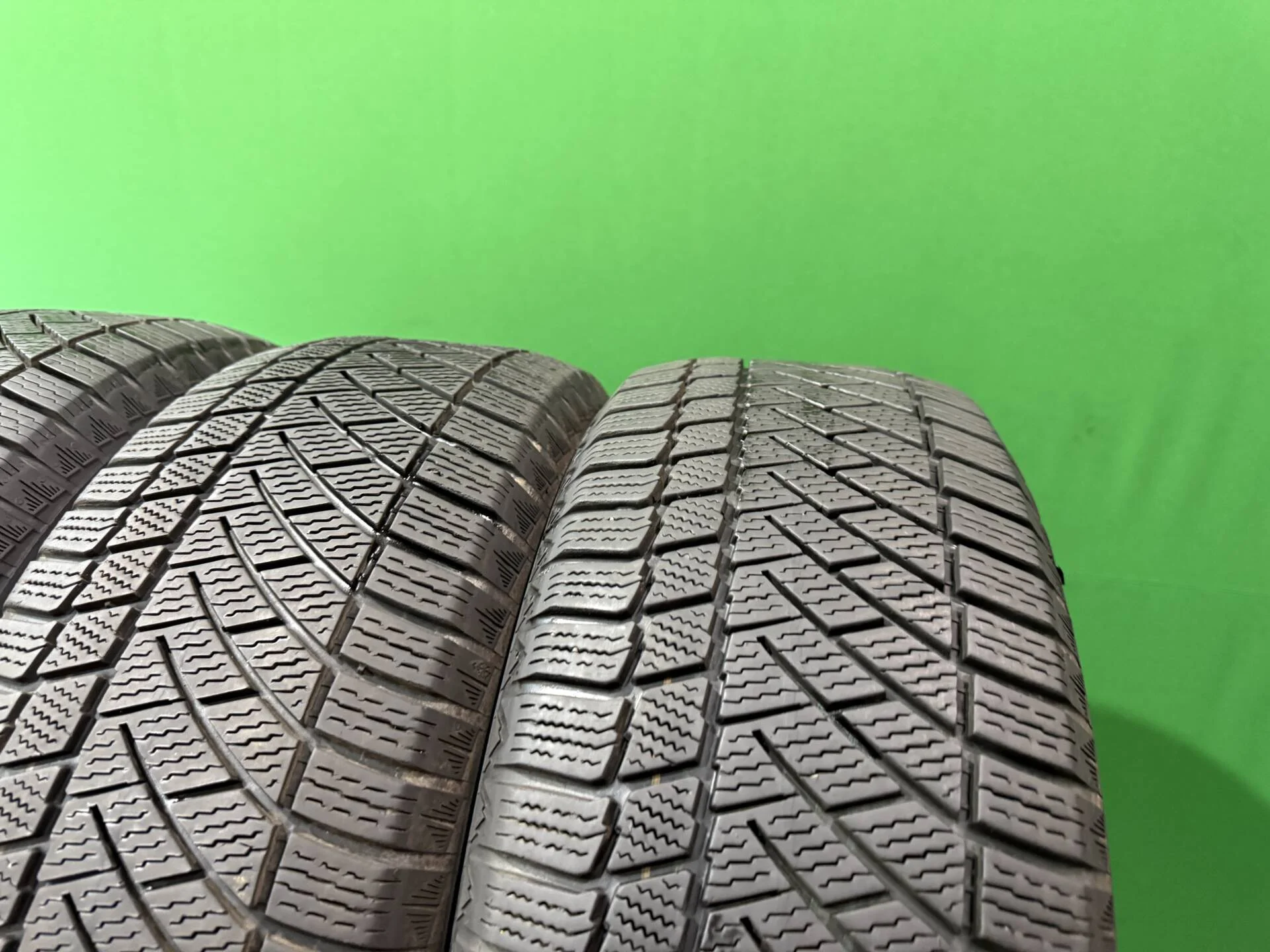 215/65 R16 дюймов Continental ContiVikingContact 6 SUV зимние нешипованные - миниатюра 5