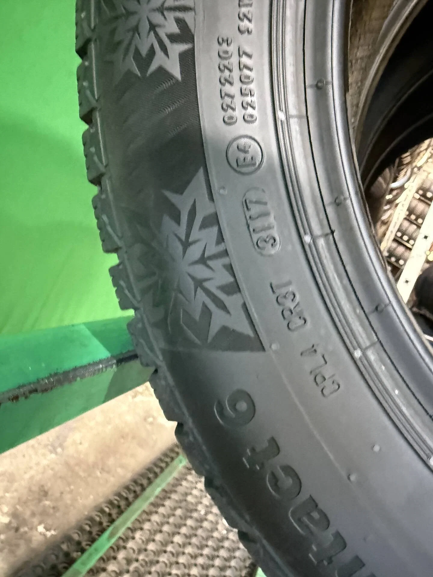 195/60 R16 дюймов Continental ContiVikingContact 6 зимние нешипованные - миниатюра 3