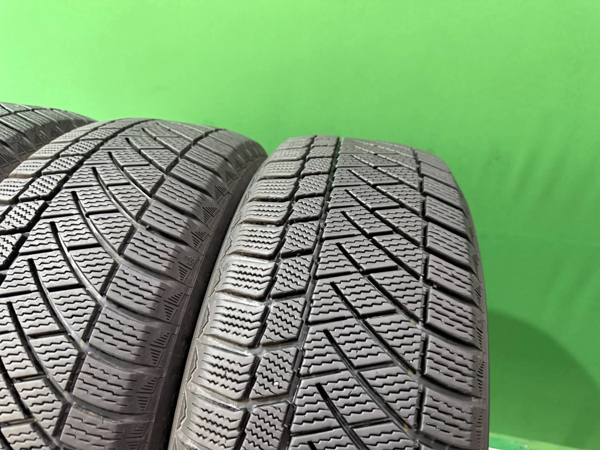 195/60 R16 дюймов Continental ContiVikingContact 6 зимние нешипованные - миниатюра 7