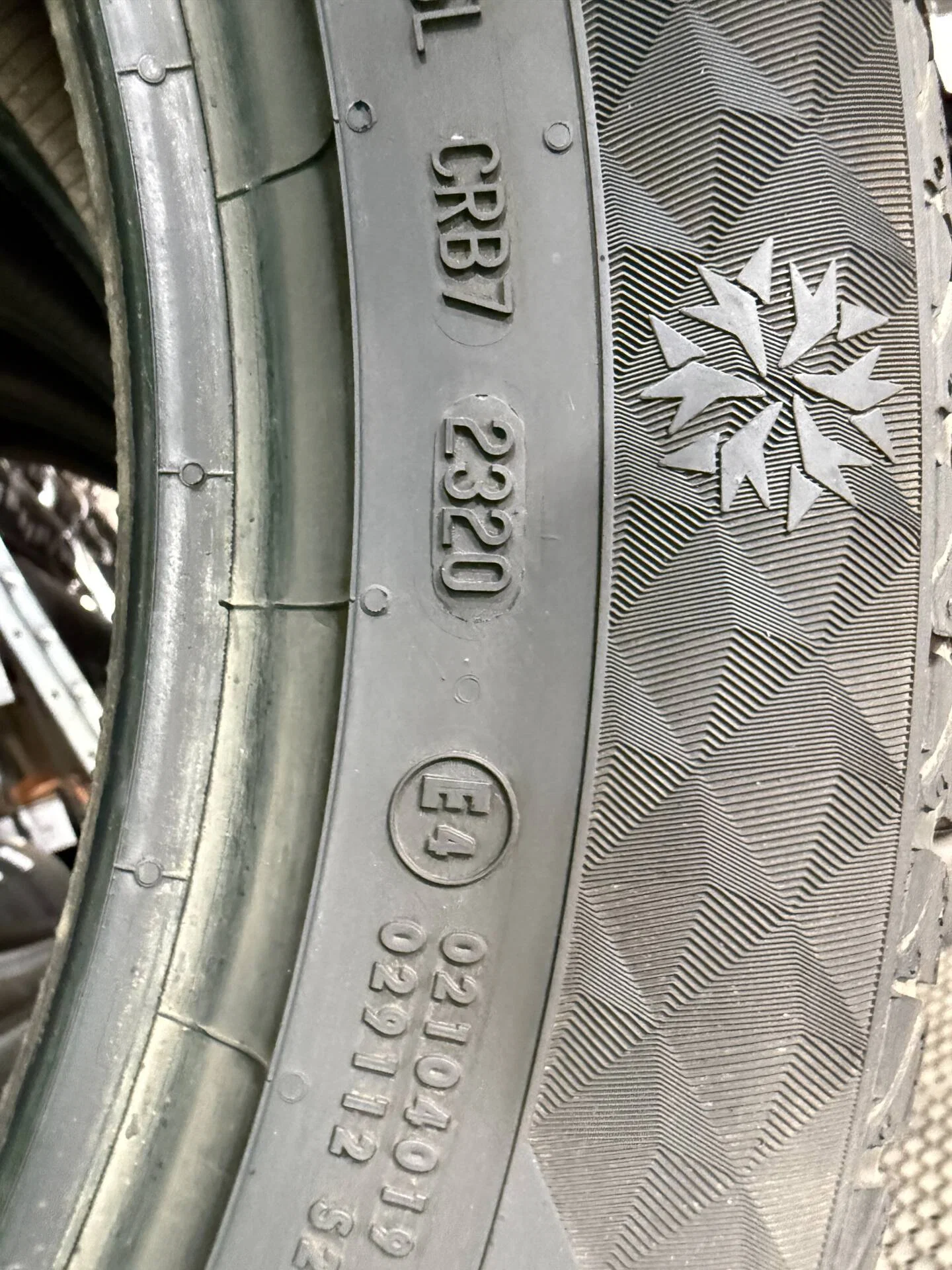 225/55 R18 дюймов Continental ContiVikingContact 7 зимние нешипованные - миниатюра 3