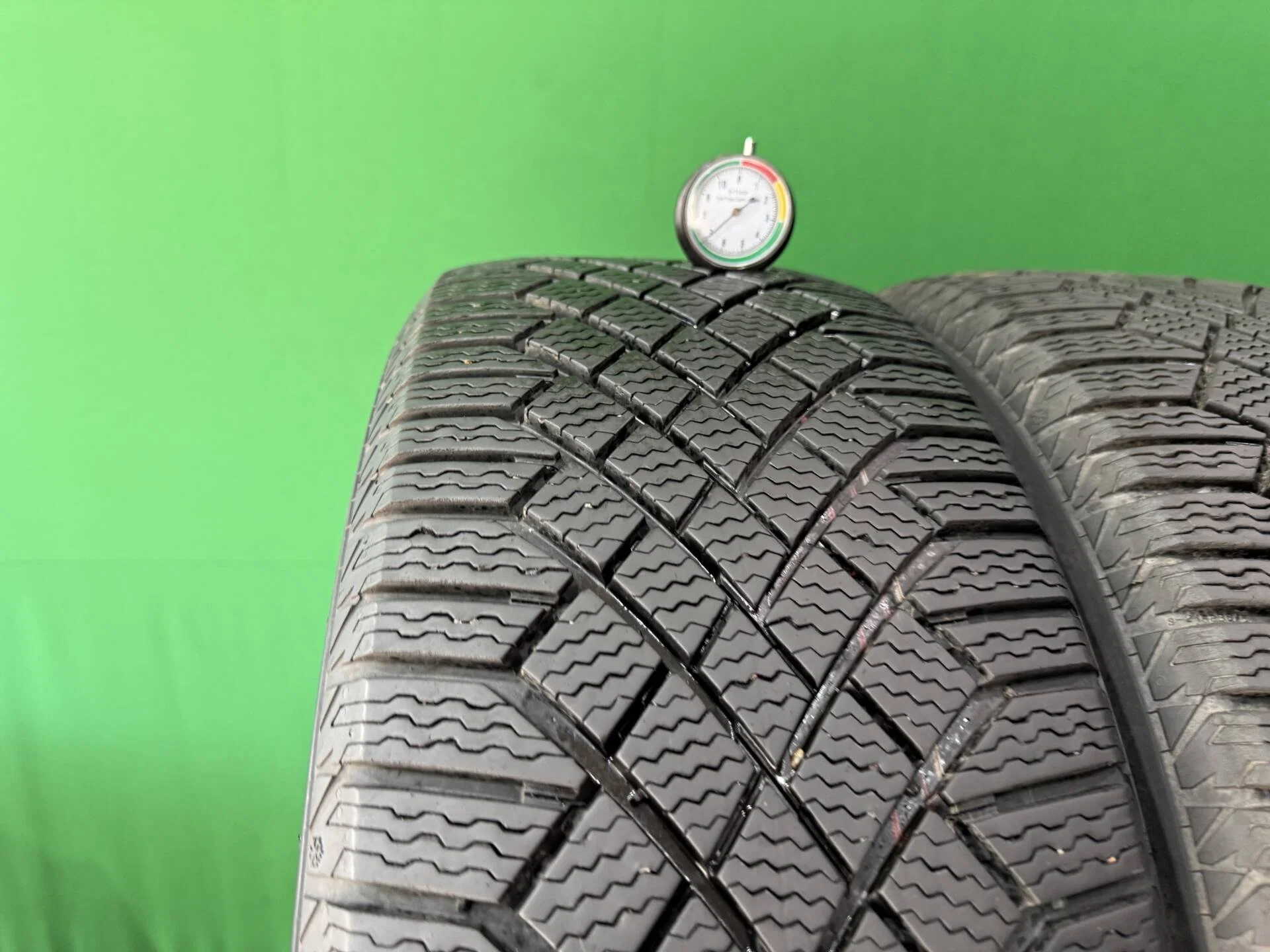 235/55 R18 дюймов Continental ContiVikingContact 7 ContiSeal зимние нешипованные - миниатюра 4